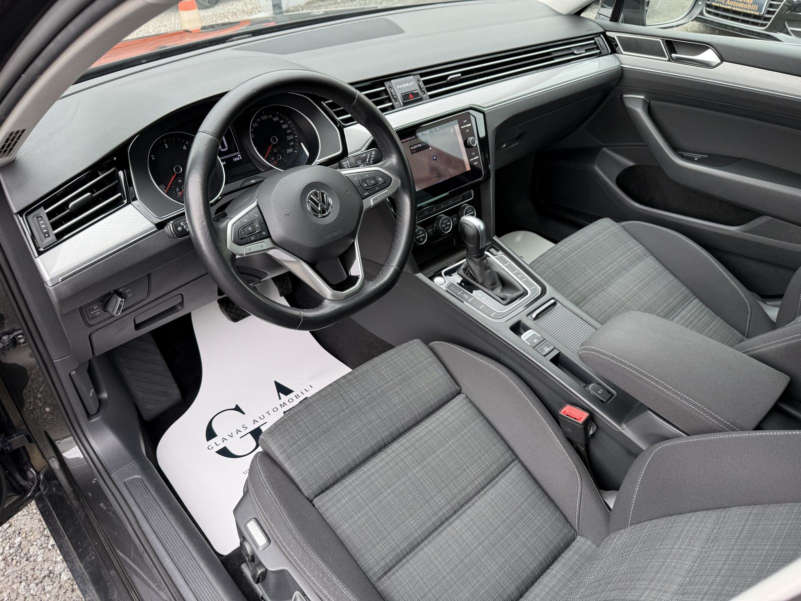VW Passat Variant 1,6 TDI DSG,NAVI,PDC,MATRIX,LED,KAMERA,ALU 18"!!!, fotografija 12