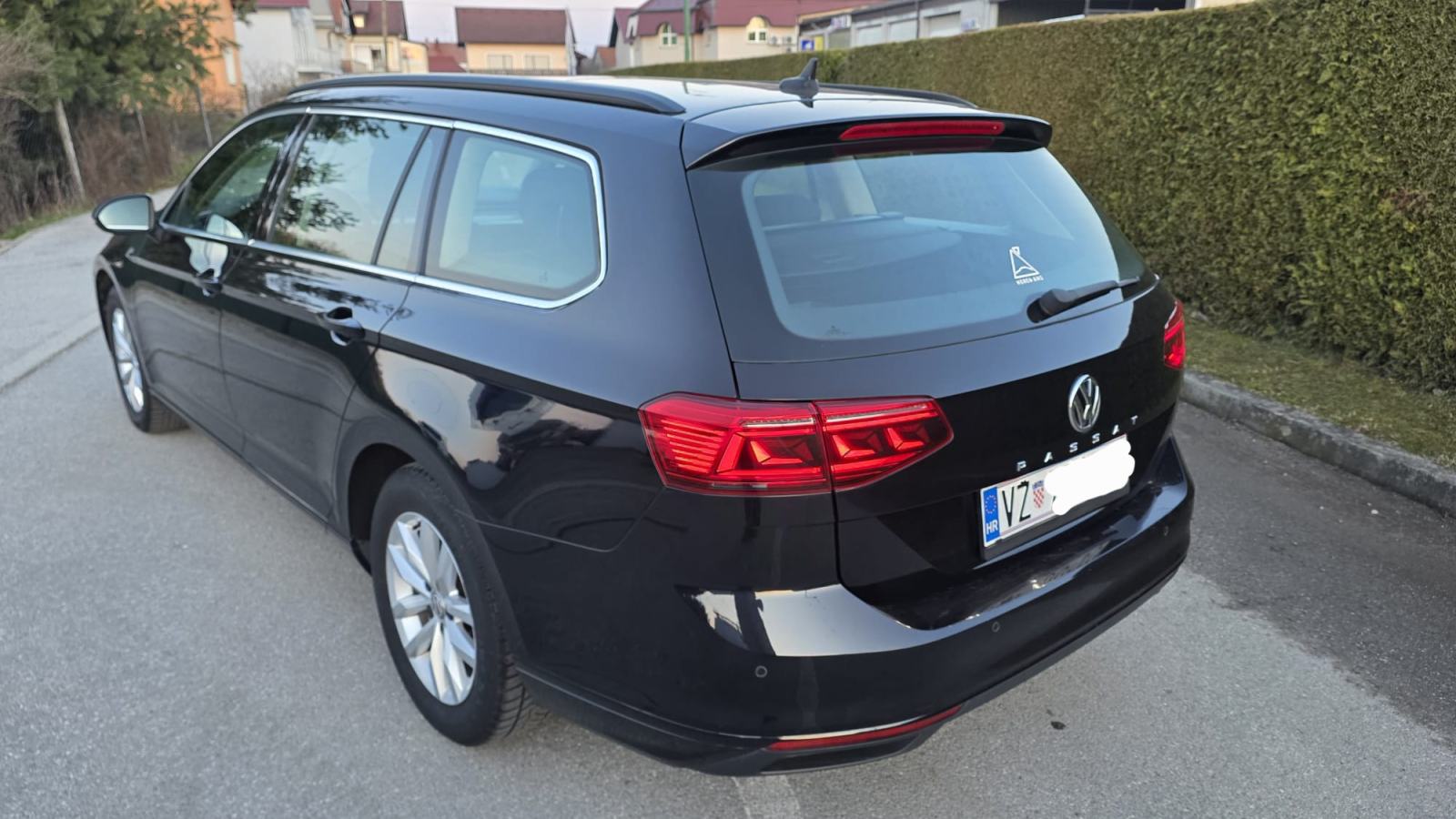 VW Passat Variant 1,6 TDI DSG - REDIZAJN - PANORAMA!, fotografija 5
