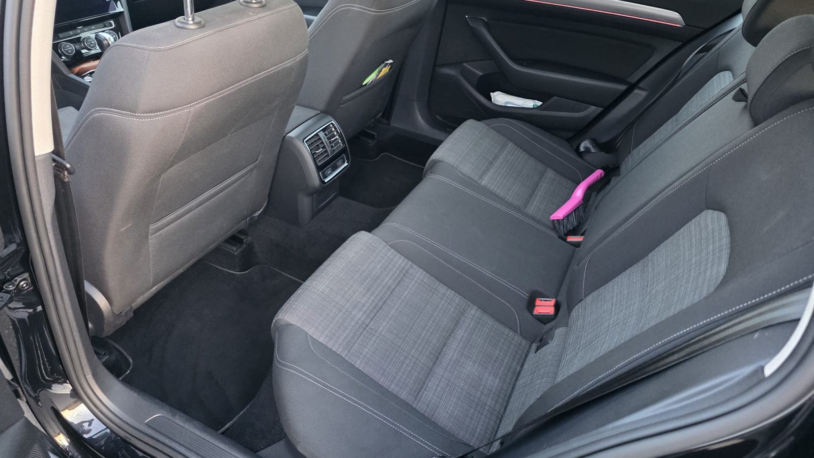 VW Passat Variant 1,6 TDI DSG - REDIZAJN - PANORAMA!, fotografija 16