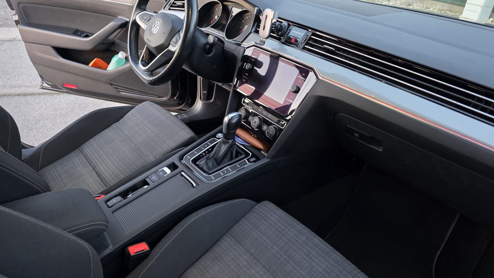 VW Passat Variant 1,6 TDI DSG - REDIZAJN - PANORAMA!, fotografija 15