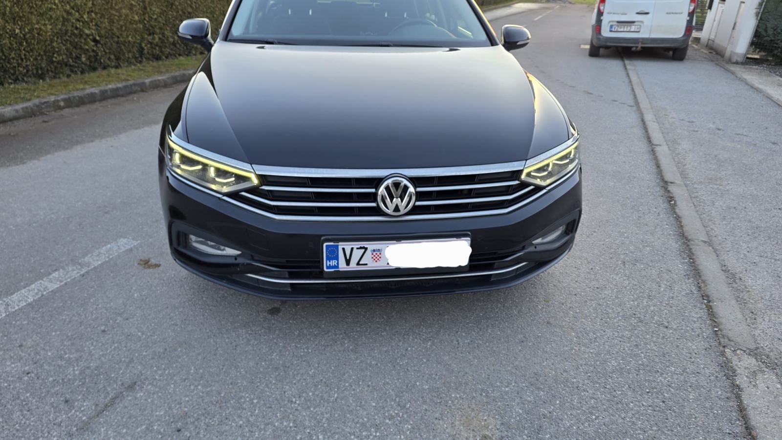 VW Passat Variant 1,6 TDI DSG - REDIZAJN - PANORAMA!, fotografija 13