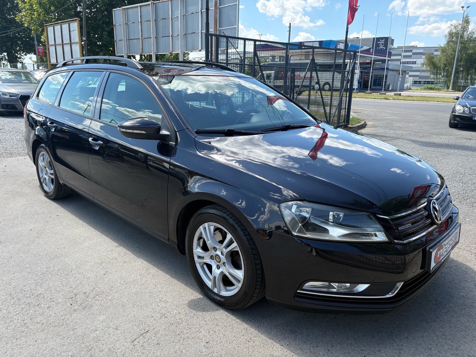 VW Passat Variant 1,6 TDI REG:04/2027 - KLIMA - AUTOKREDIT, fotografija 8