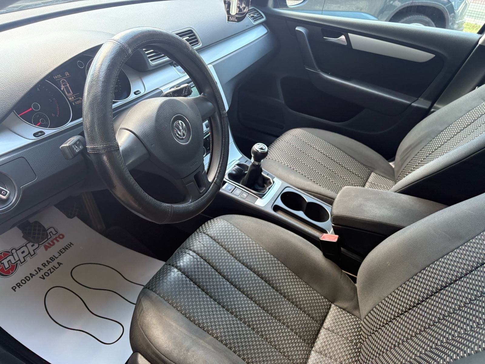 VW Passat Variant 1,6 TDI REG:04/2027 - KLIMA - AUTOKREDIT, fotografija 10