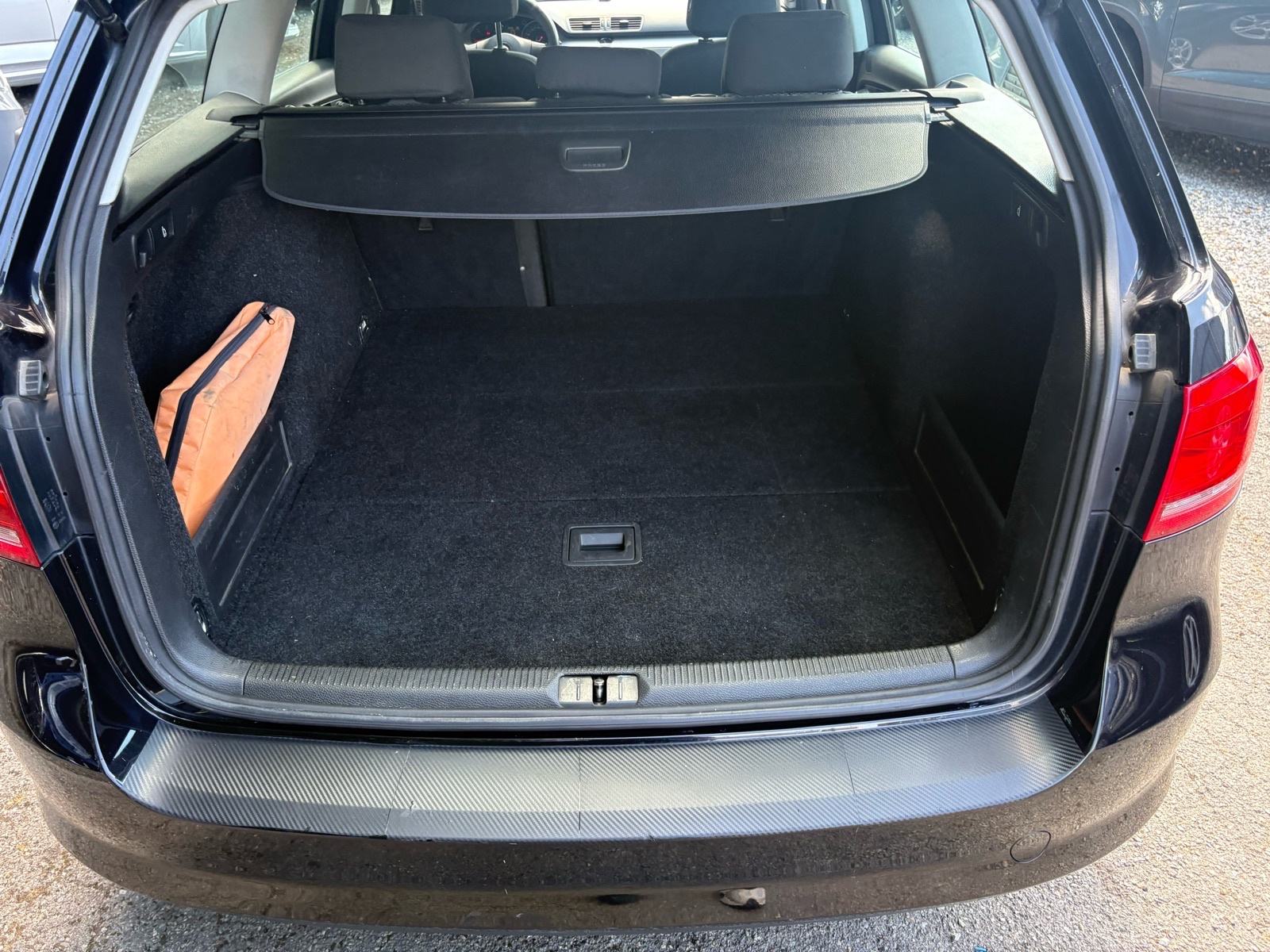 VW Passat Variant 1,6 TDI REG:04/2027 - KLIMA - AUTOKREDIT, fotografija 20