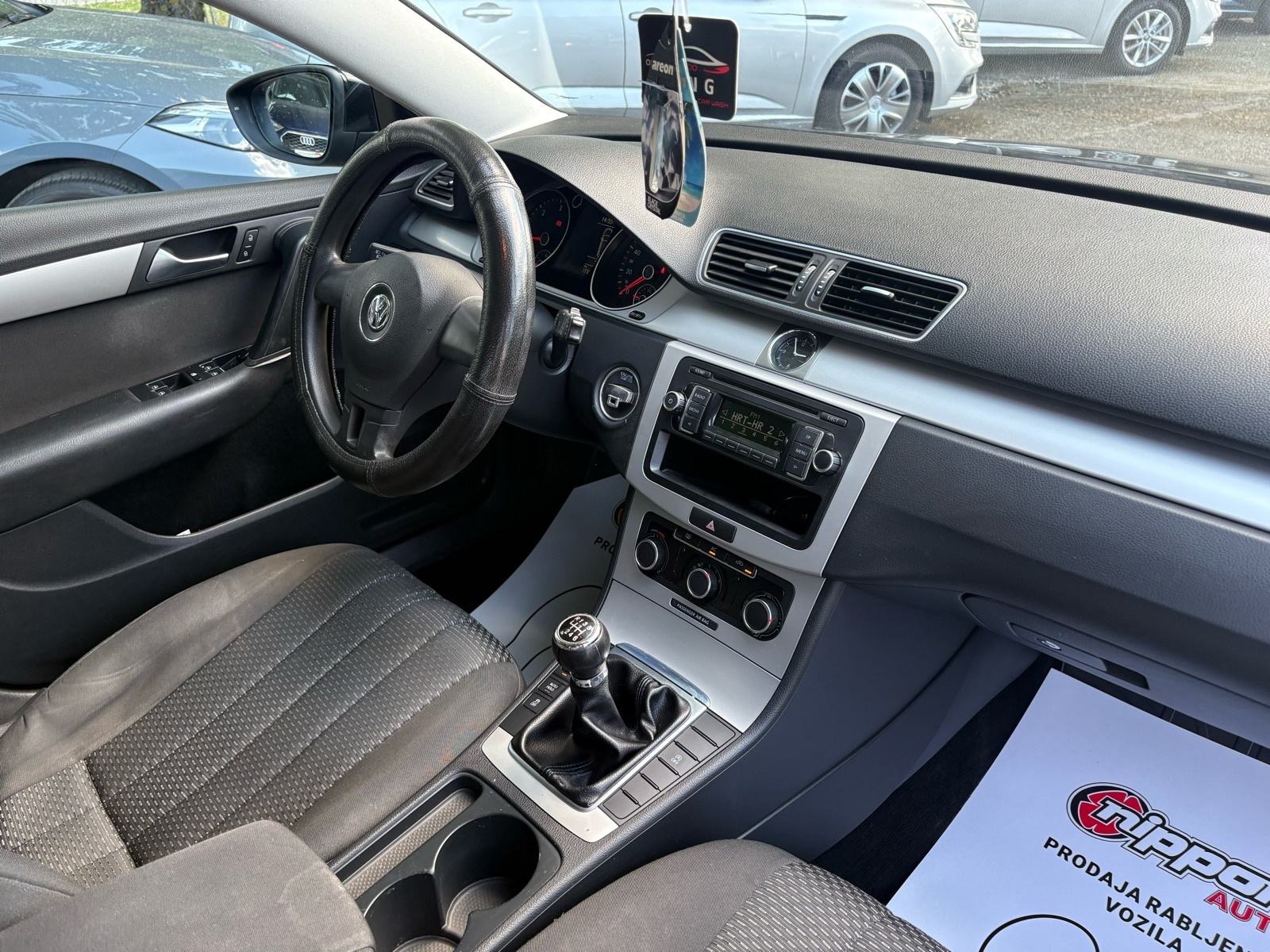 VW Passat Variant 1,6 TDI REG:04/2027 - KLIMA - AUTOKREDIT, fotografija 17