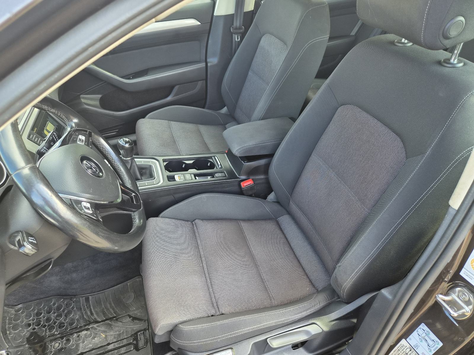 VW Passat Variant 1,6 TDI [Reg.1 God.], fotografija 16