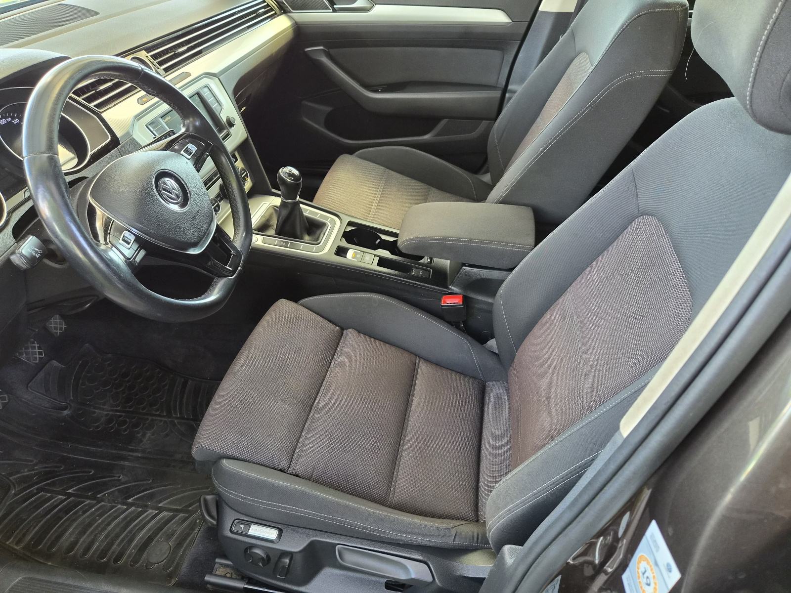 VW Passat Variant 1,6 TDI [Reg.1 God.], fotografija 19