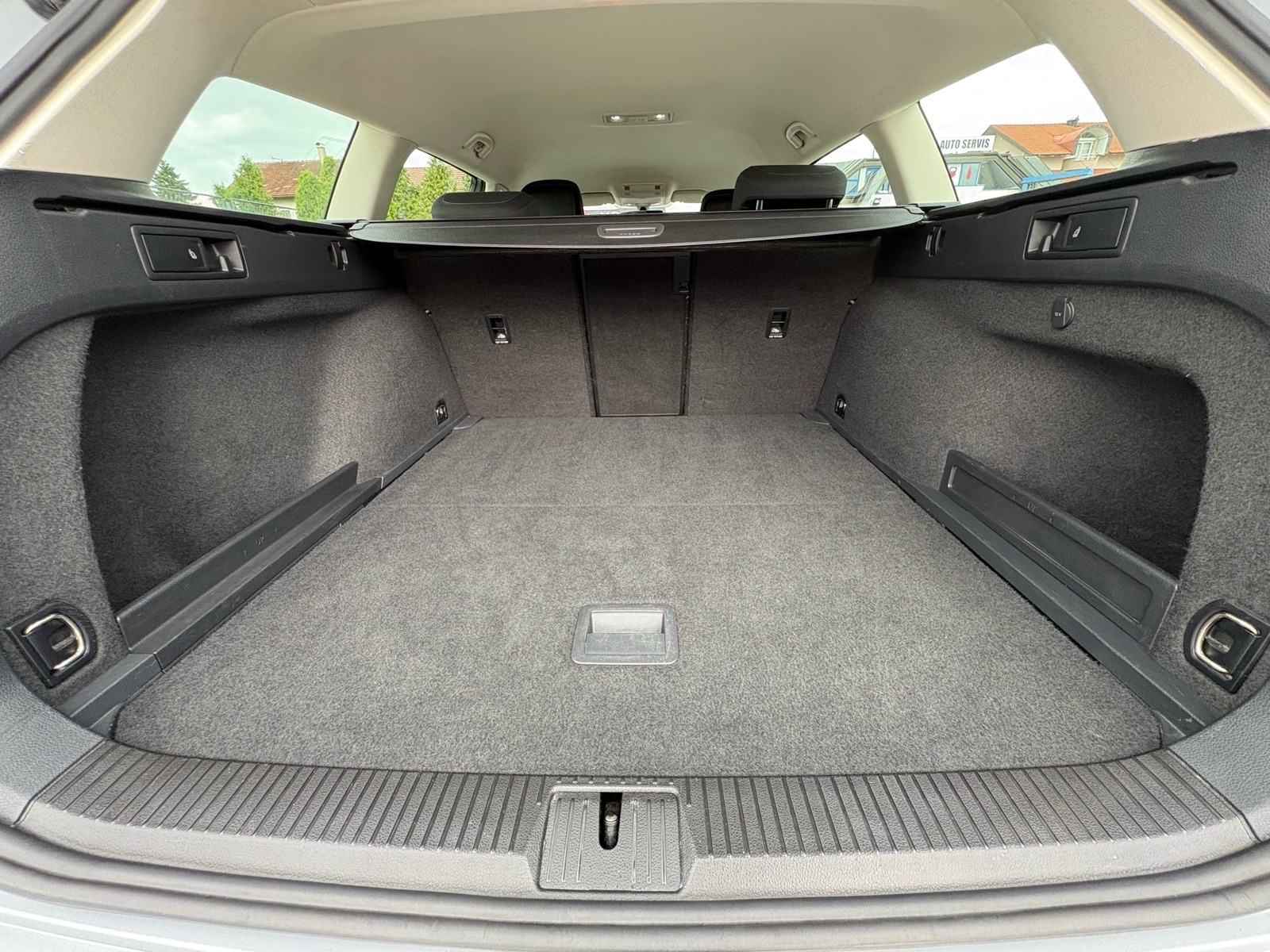 VW Passat Variant 1,6 TDI, fotografija 14