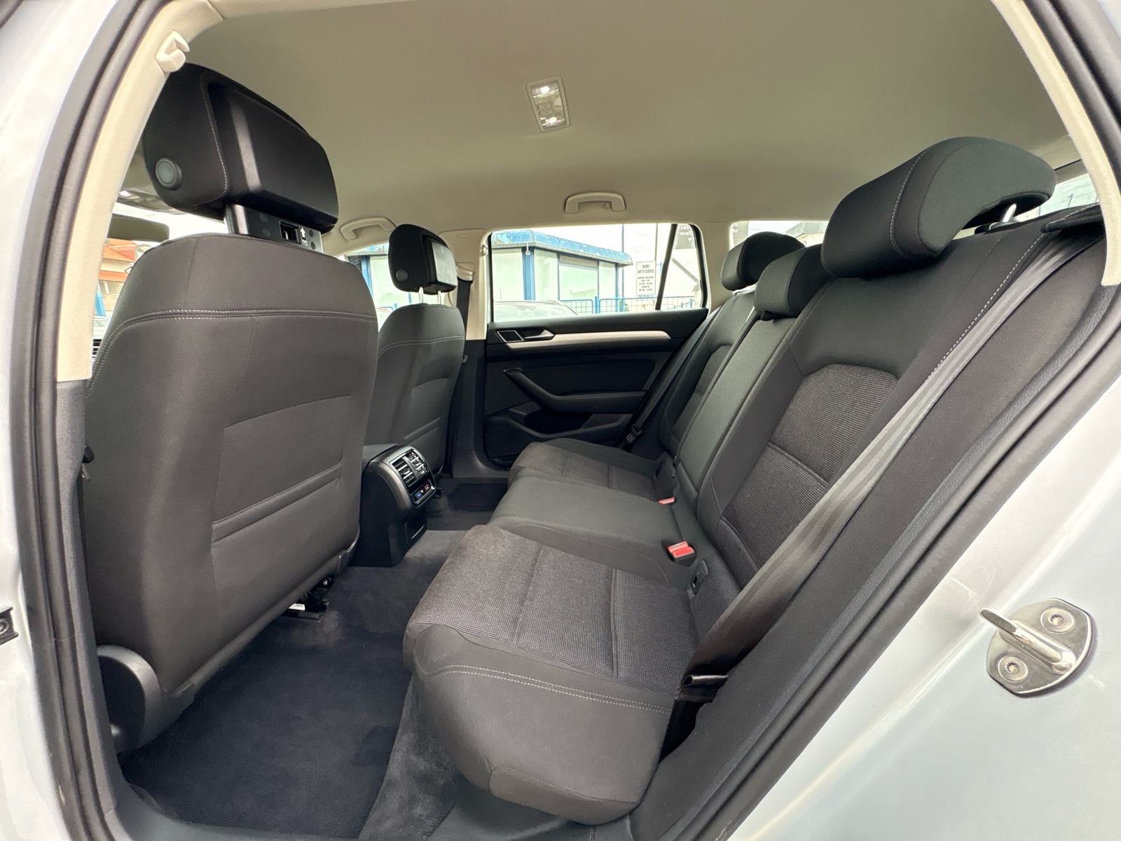 VW Passat Variant 1,6 TDI, fotografija 12
