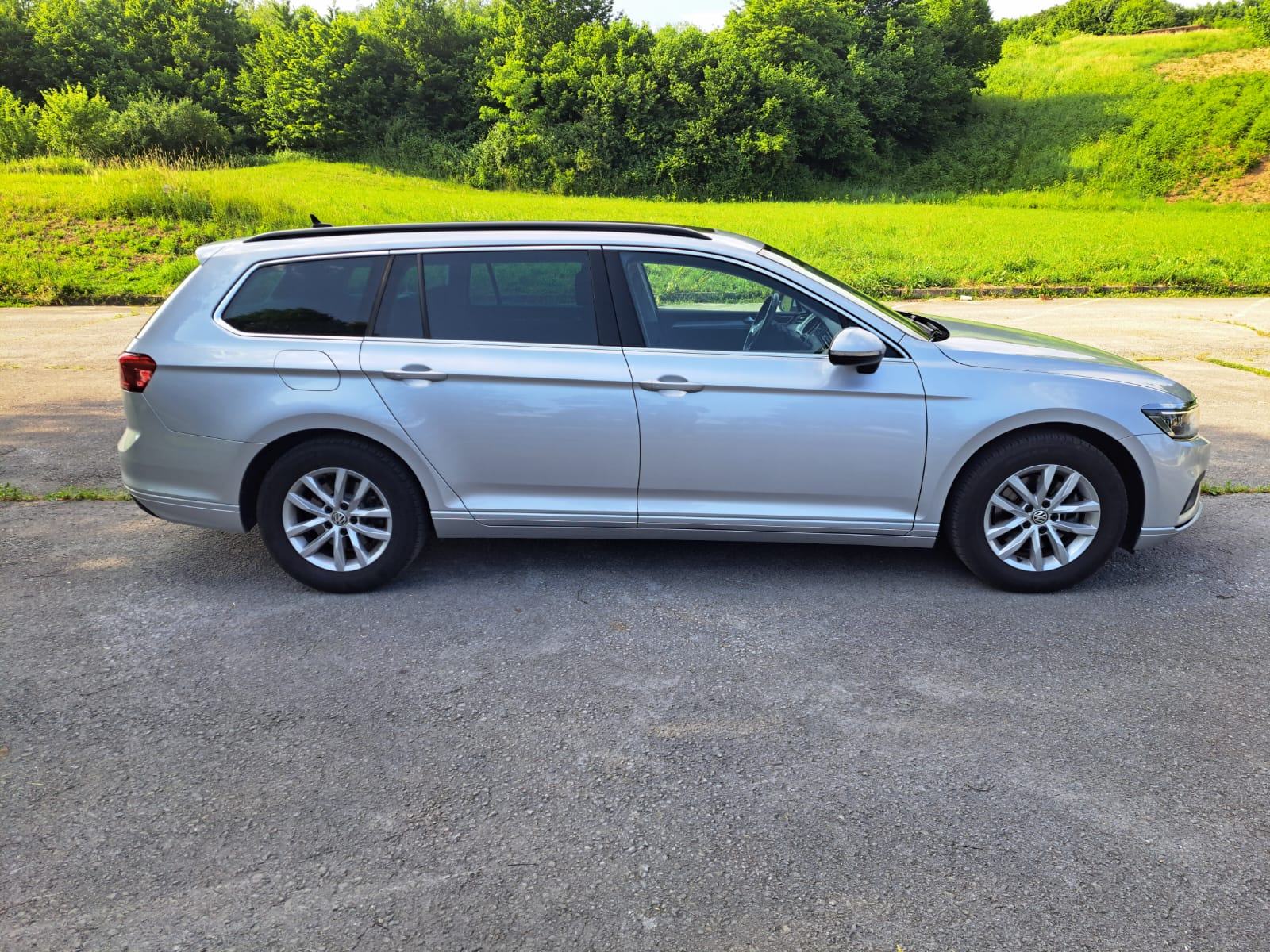 Volkswagen Passat Variant 1.6 TDI DSG, F1, Panorama, dupli set guma, fotografija 4