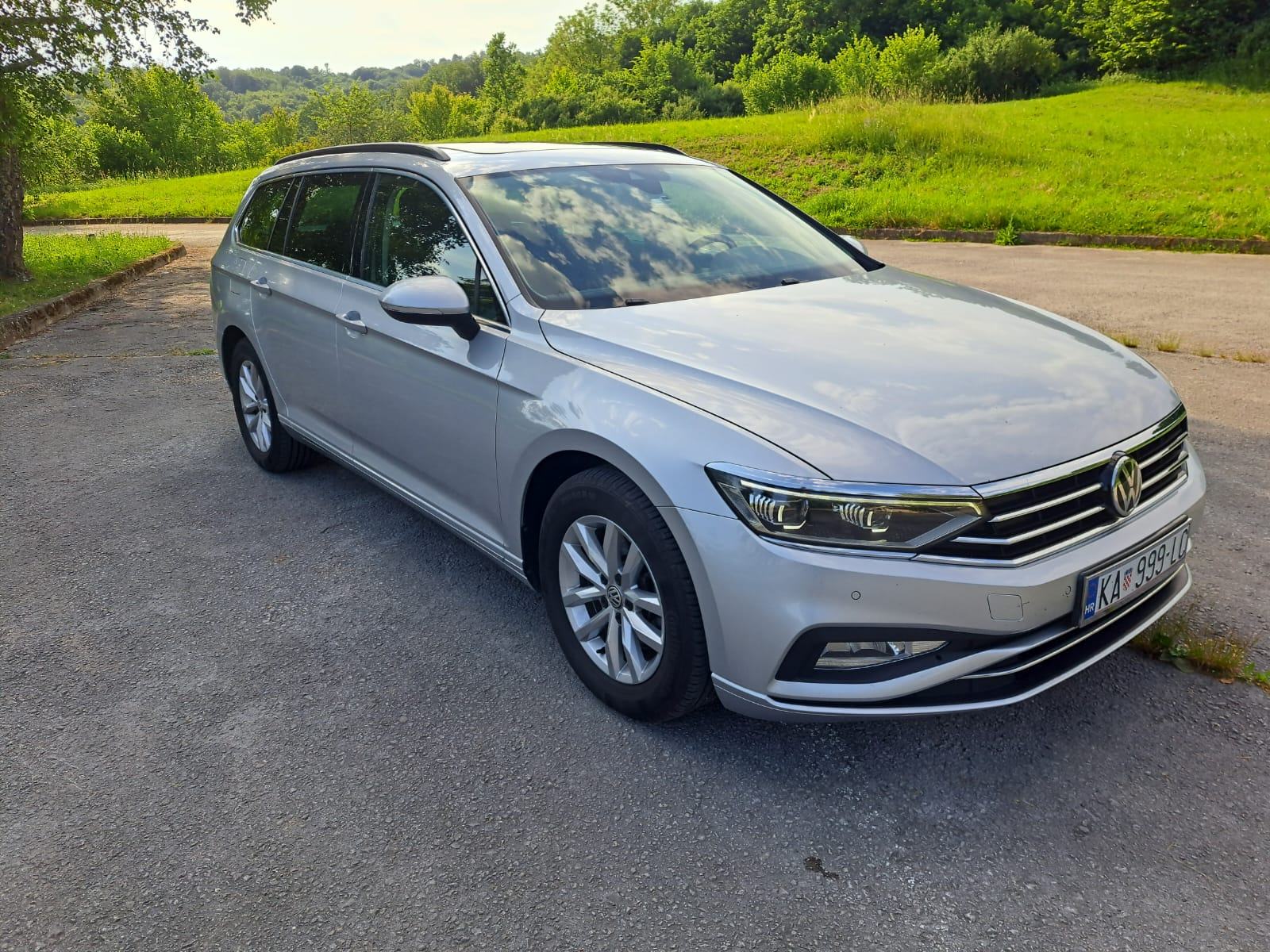 Volkswagen Passat Variant 1.6 TDI DSG, F1, Panorama, dupli set guma, fotografija 3