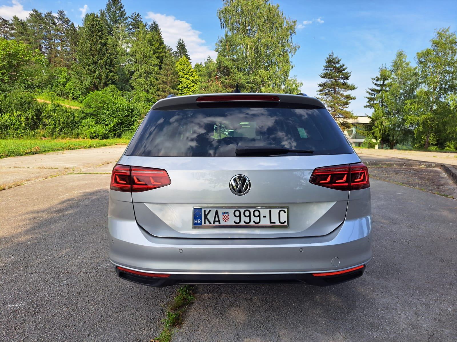 Volkswagen Passat Variant 1.6 TDI DSG, F1, Panorama, dupli set guma, fotografija 6