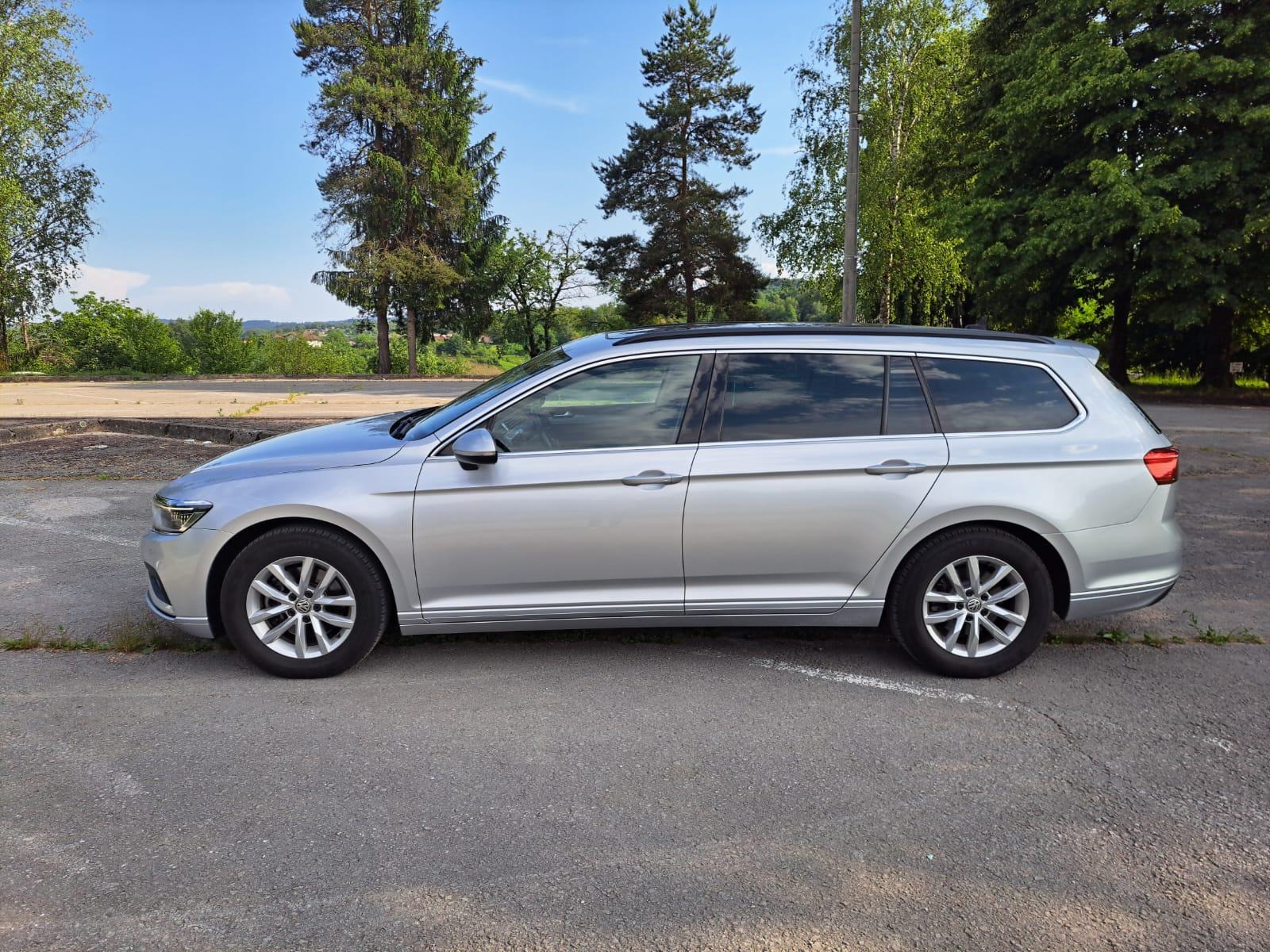 Volkswagen Passat Variant 1.6 TDI DSG, F1, Panorama, dupli set guma, fotografija 8