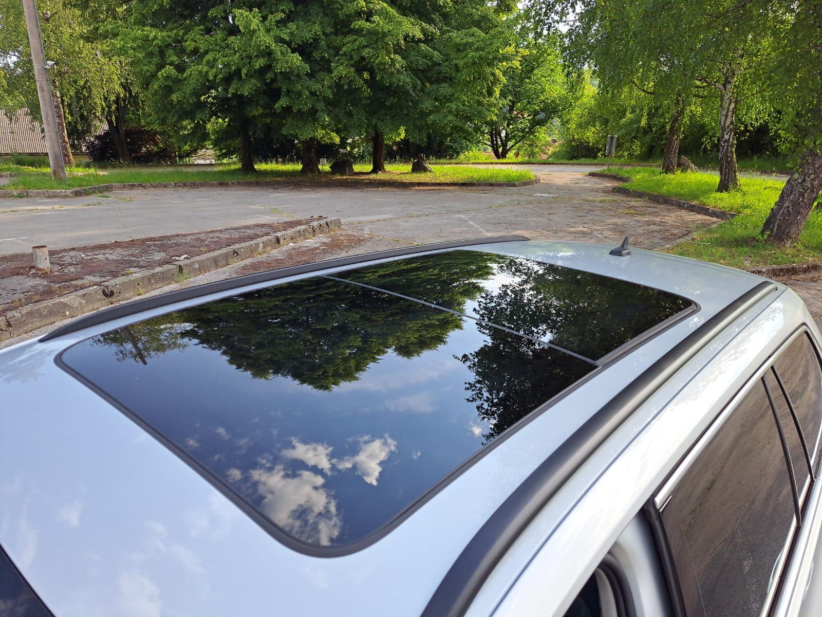 Volkswagen Passat Variant 1.6 TDI DSG, F1, Panorama, dupli set guma, fotografija 9