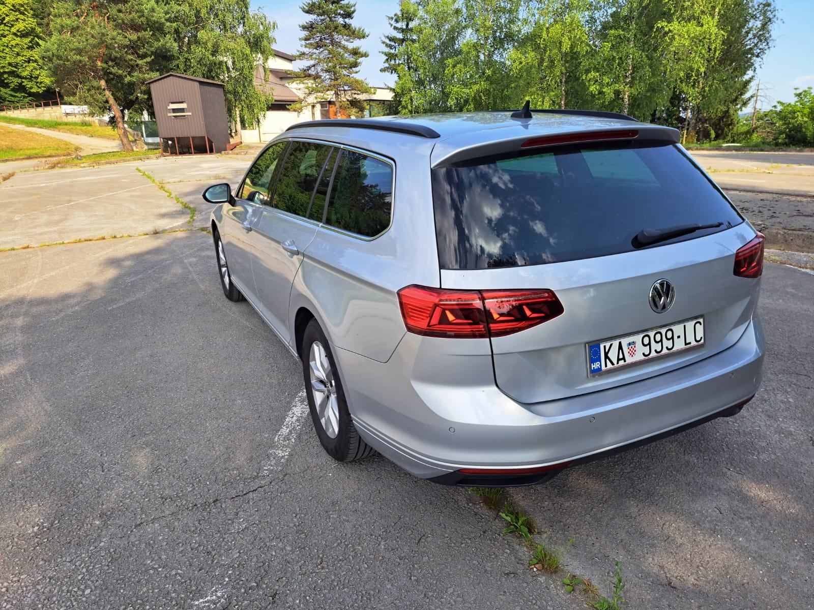 Volkswagen Passat Variant 1.6 TDI DSG, F1, Panorama, dupli set guma, fotografija 7