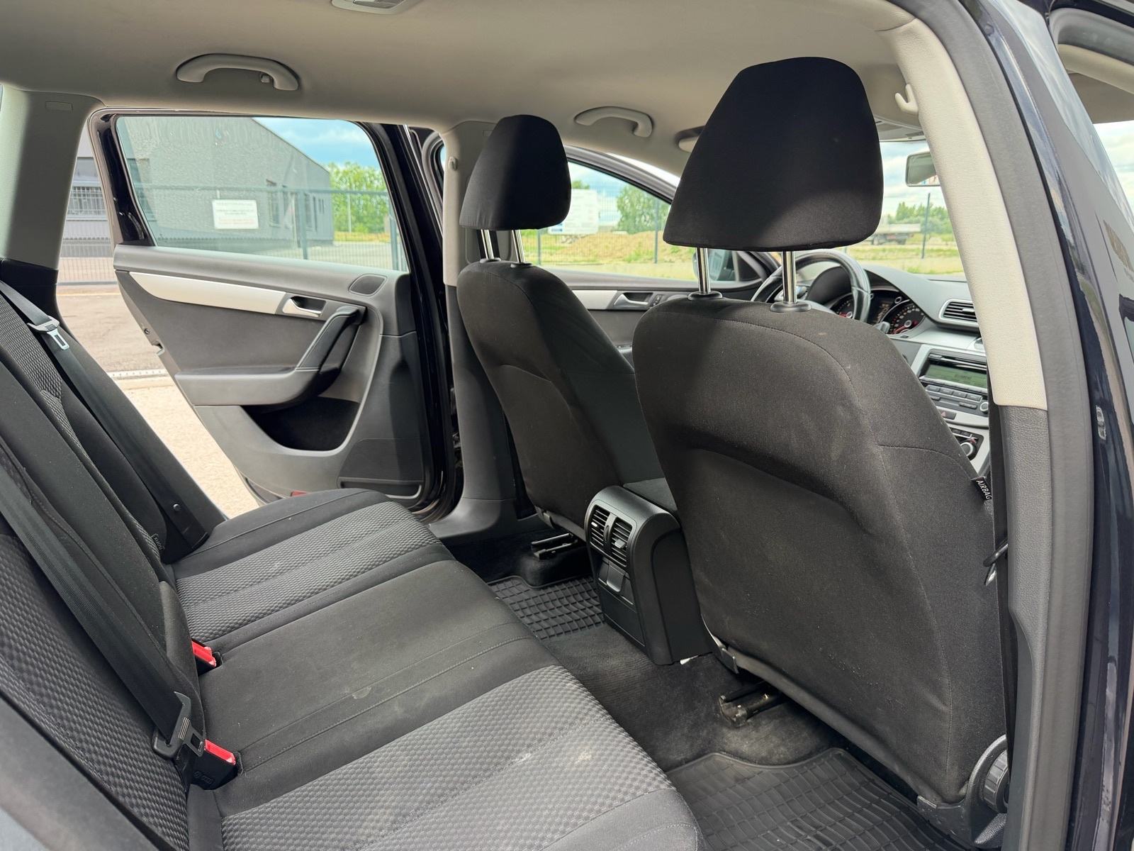 VW Passat Variant 1,6 TDI, fotografija 12
