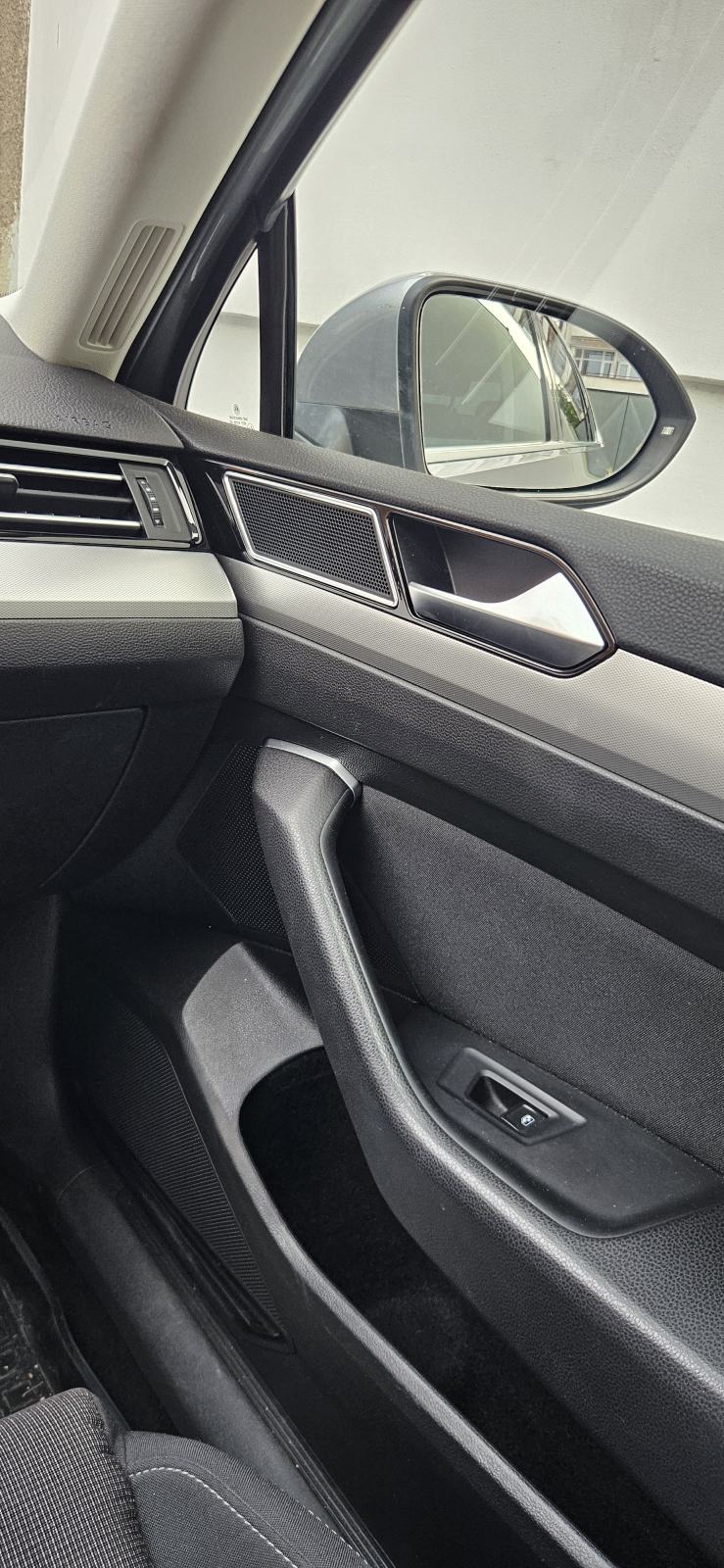 VW Passat Variant 2,0 TDI automatik, SERVISNA KNJIGA, REG. 01/2027, fotografija 3