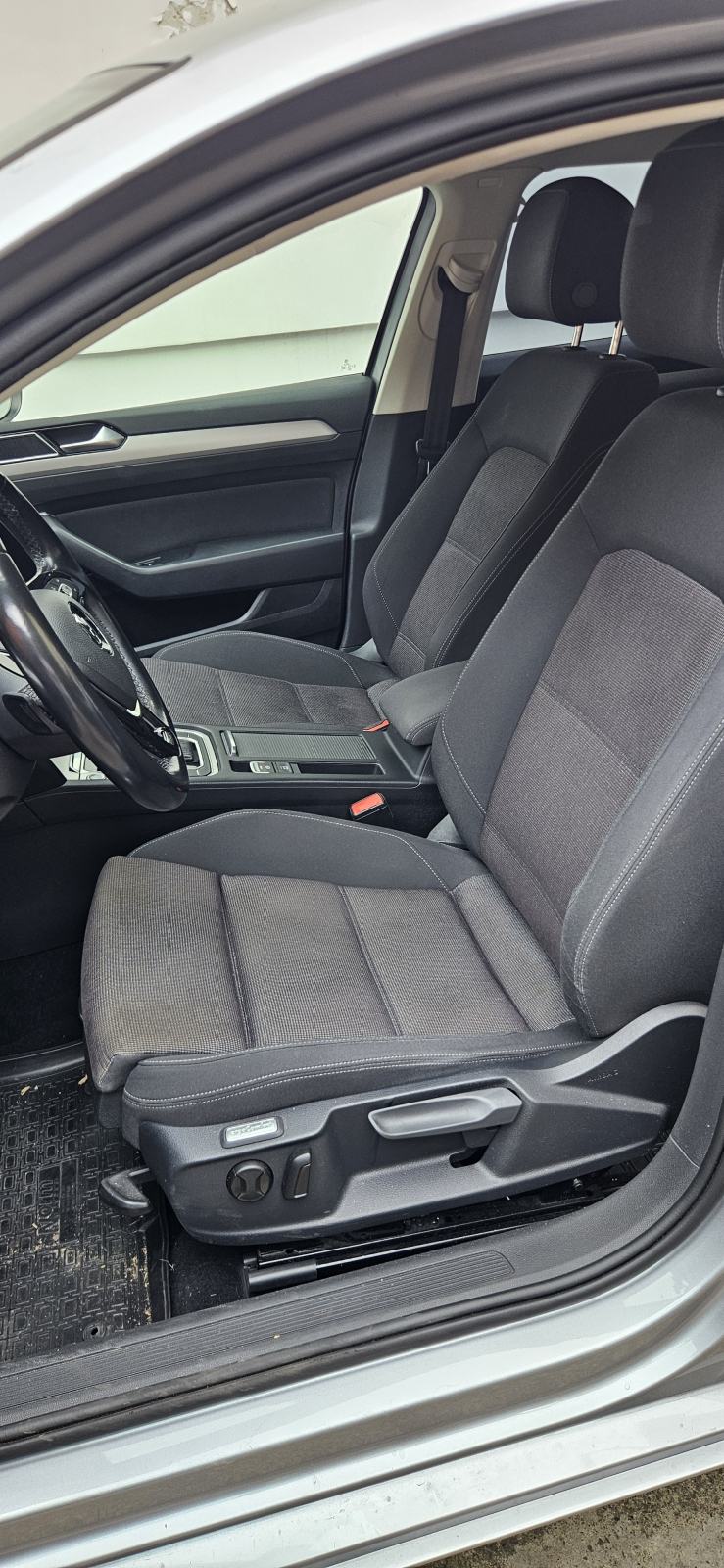 VW Passat Variant 2,0 TDI automatik, SERVISNA KNJIGA, REG. 01/2027, fotografija 16