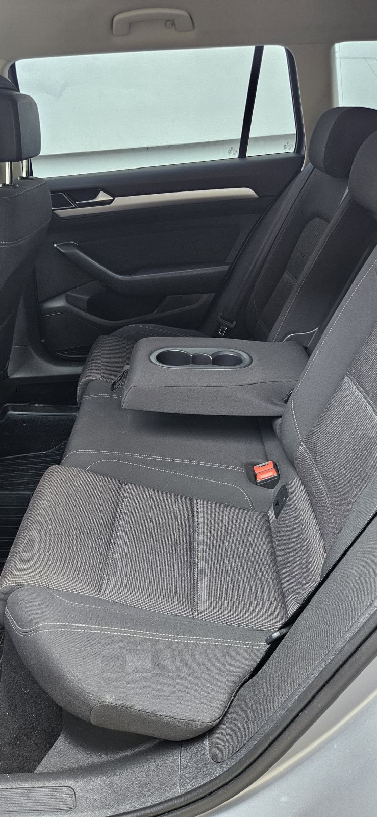 VW Passat Variant 2,0 TDI automatik, SERVISNA KNJIGA, REG. 01/2027, fotografija 18