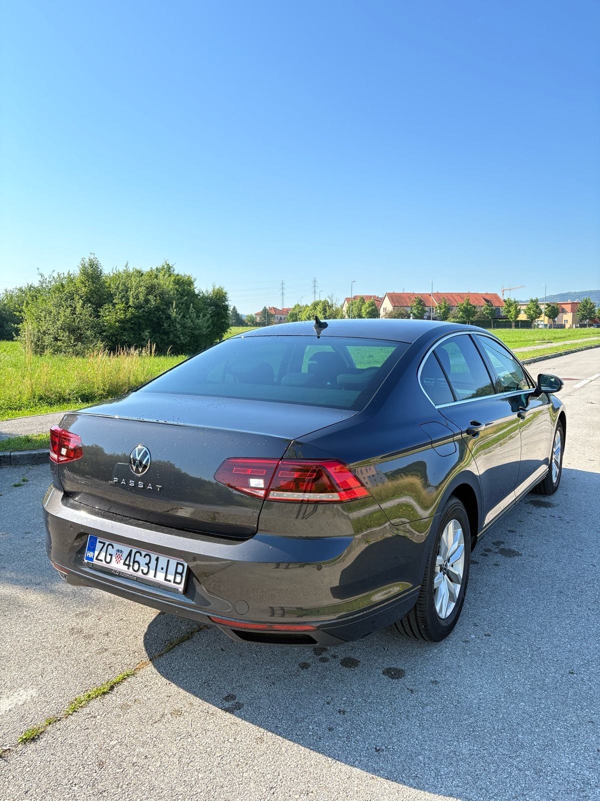VW Passat 2.0 TDI DSG Business, HR, 1. vlasnik, reg. 06/2027, fotografija 5
