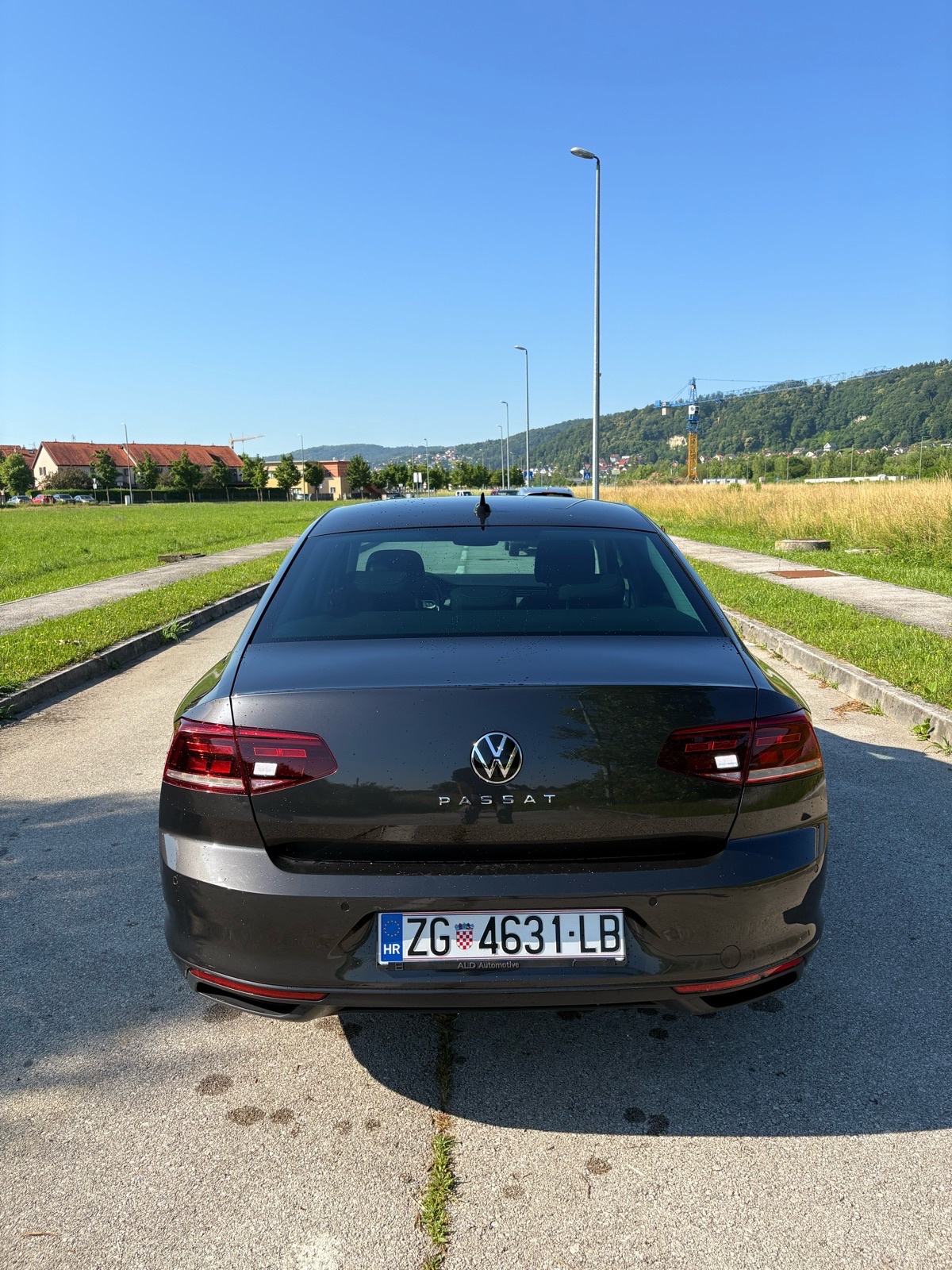 VW Passat 2.0 TDI DSG Business, HR, 1. vlasnik, reg. 06/2027, fotografija 8