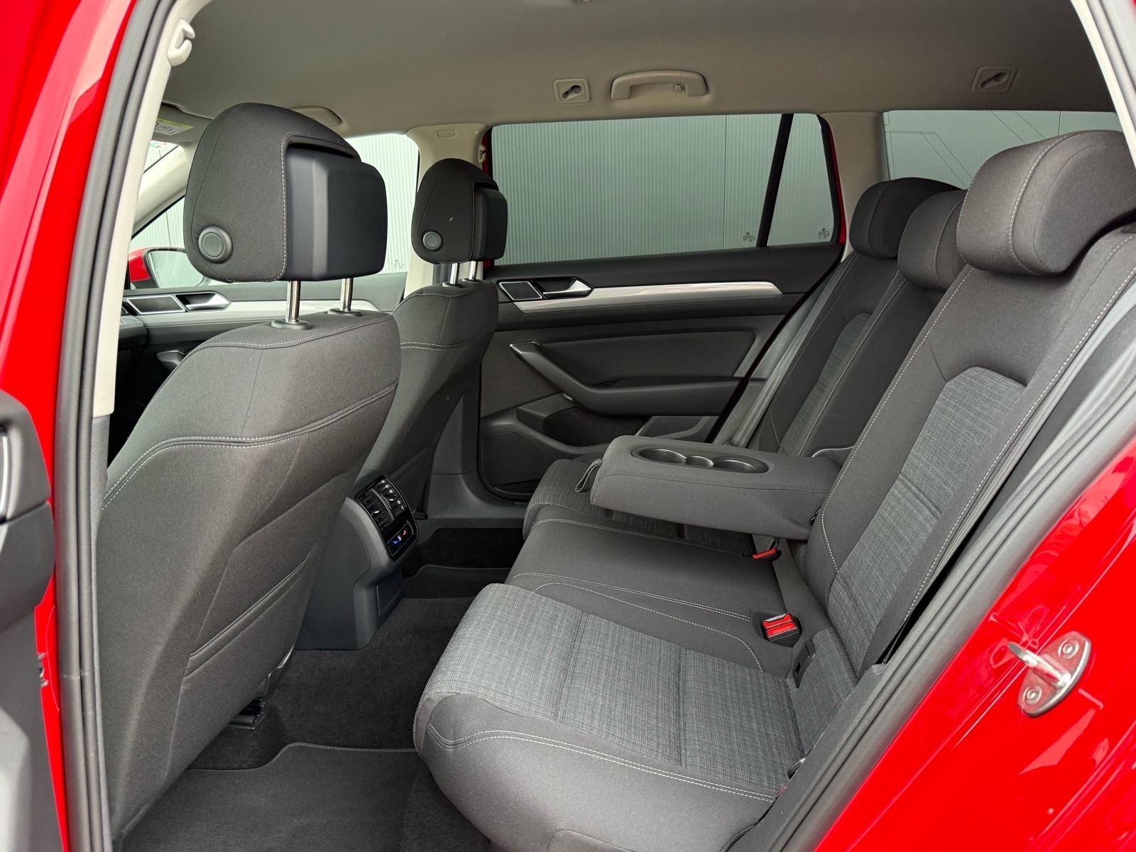 VW PASSAT VARIANT 2,0 TDI DSG BUSINESS-AUTOMATIK-VIRTUAL-ACC, fotografija 17
