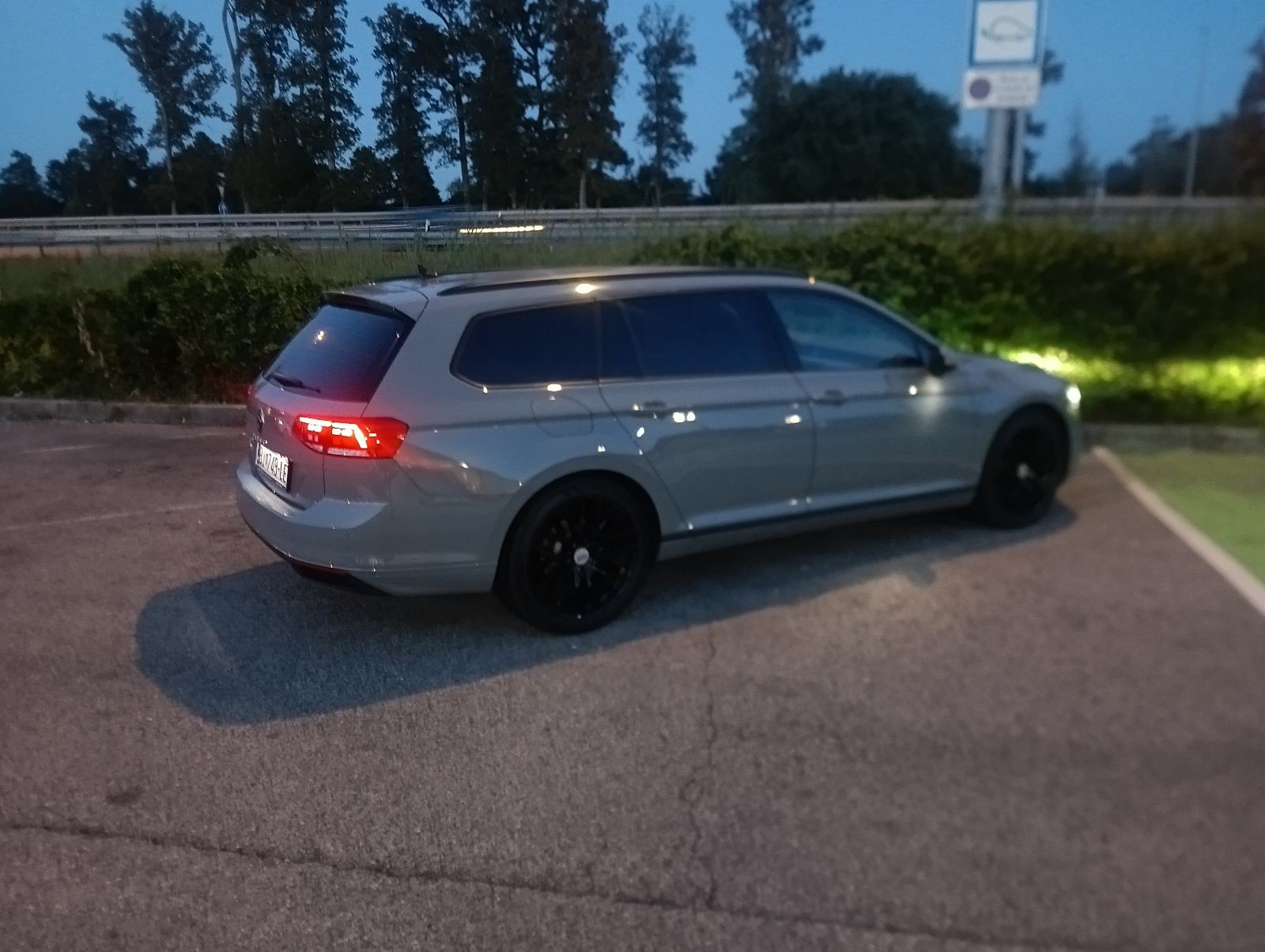 VW Passat Variant 2,0 TDI automatik, fotografija 4