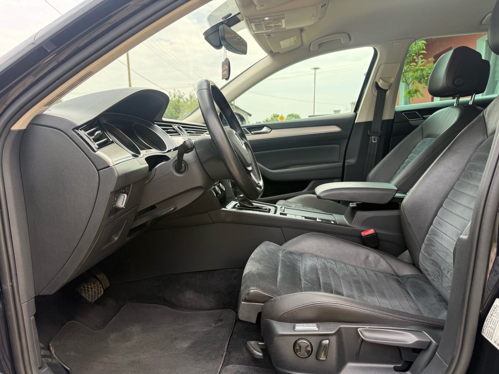 VW Passat Variant 2,0 TDI BMT DSG ** HIGHLINE**VELIKI SERVIS***, fotografija 14