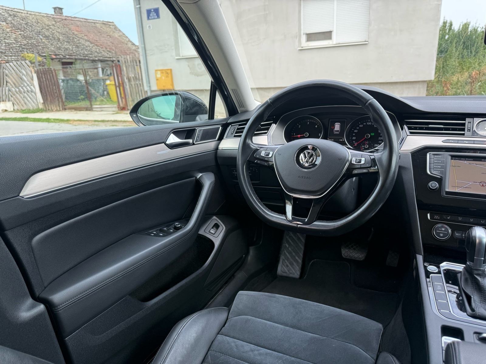 VW Passat Variant 2,0 TDI BMT DSG ** HIGHLINE**VELIKI SERVIS***, fotografija 13
