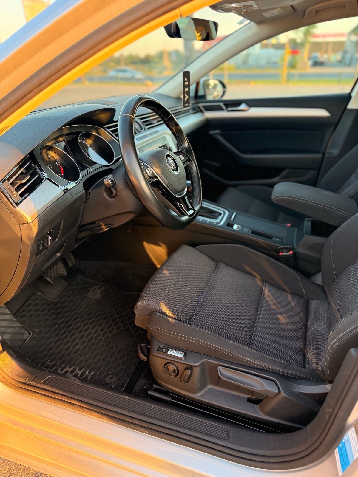 VW Passat Variant 2,0 TDI BMT DSG automatik, fotografija 7