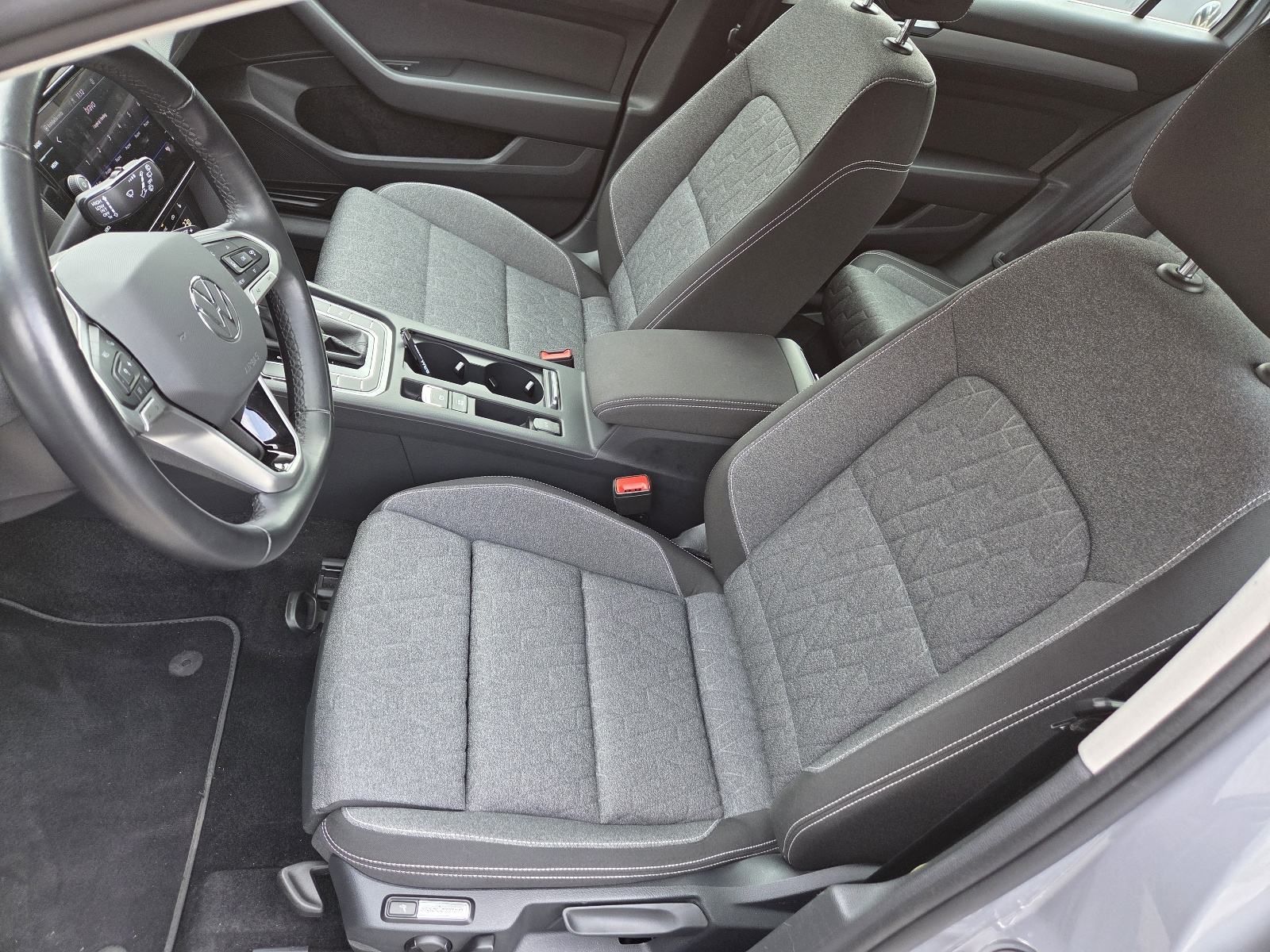 VW Passat Variant 2,0 TDI BMT DSG Elegance --2023.g.--42.500km--, fotografija 10