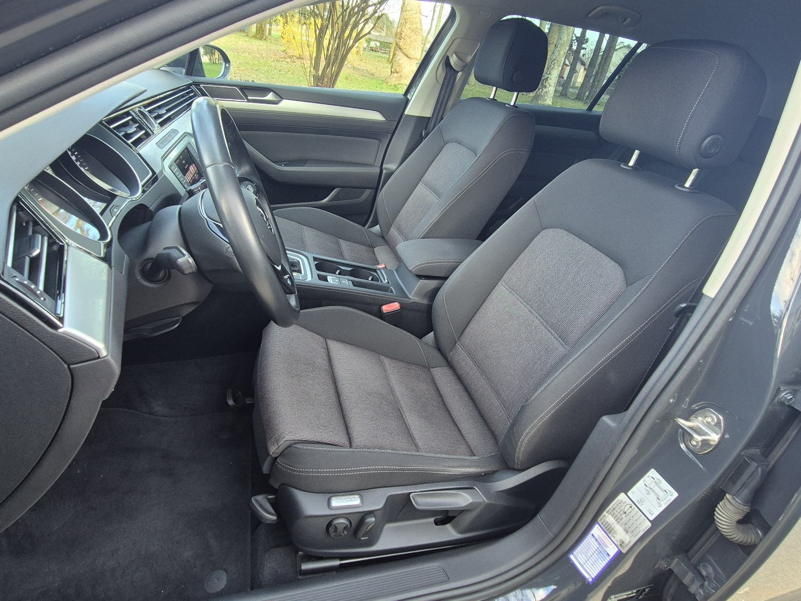 VW Passat Variant 2,0 TDI BMT DSG *svi servisi*, fotografija 10