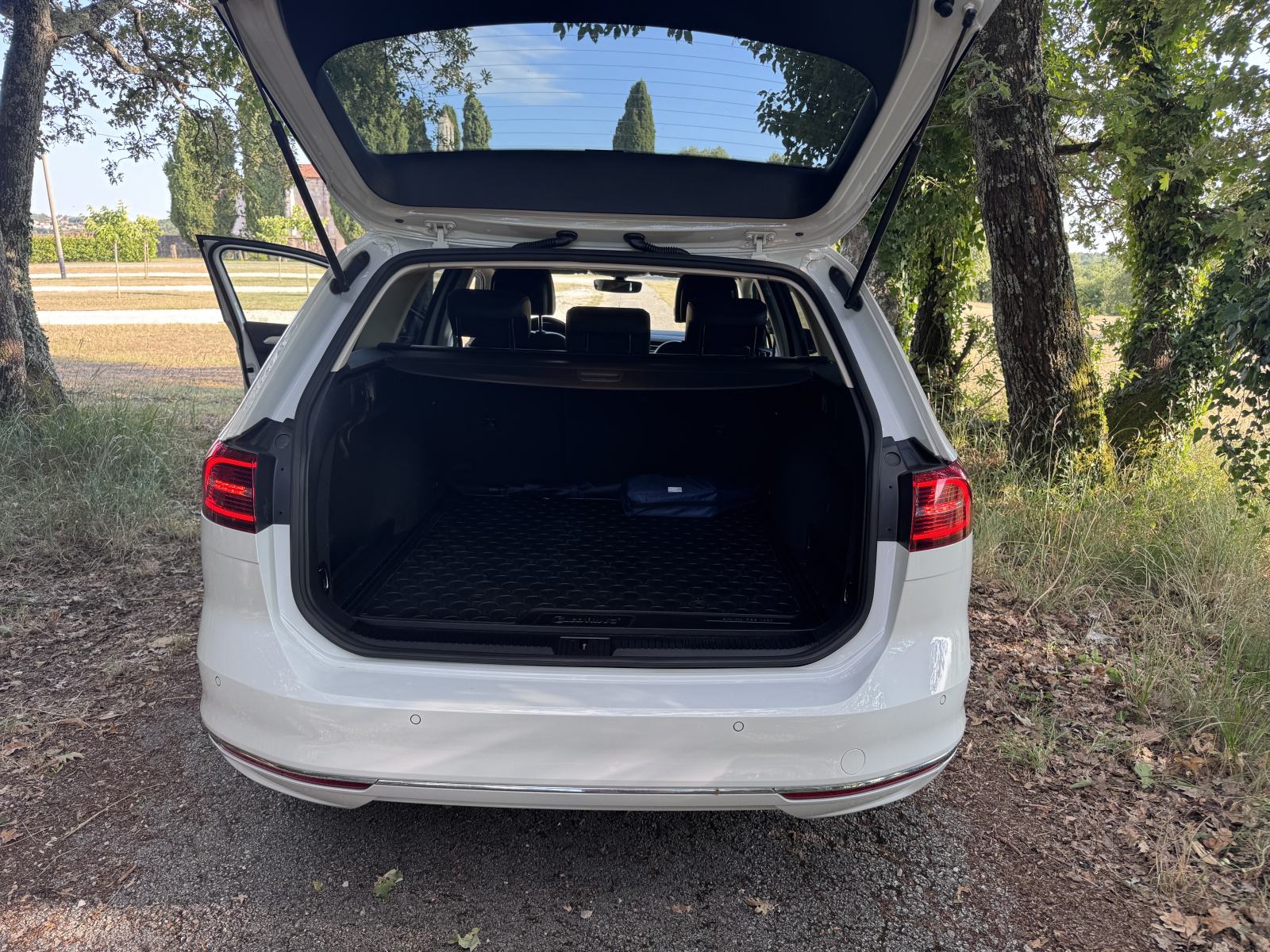 VW Passat Variant 2,0 TDI BMT, fotografija 11