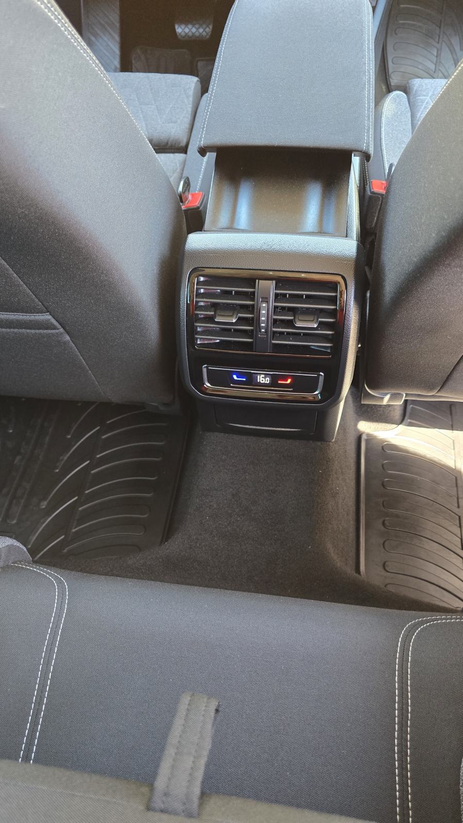 VW Passat Variant 2,0 TDI BUSINESS DSG 110KW ZAGREB-KRK, fotografija 11