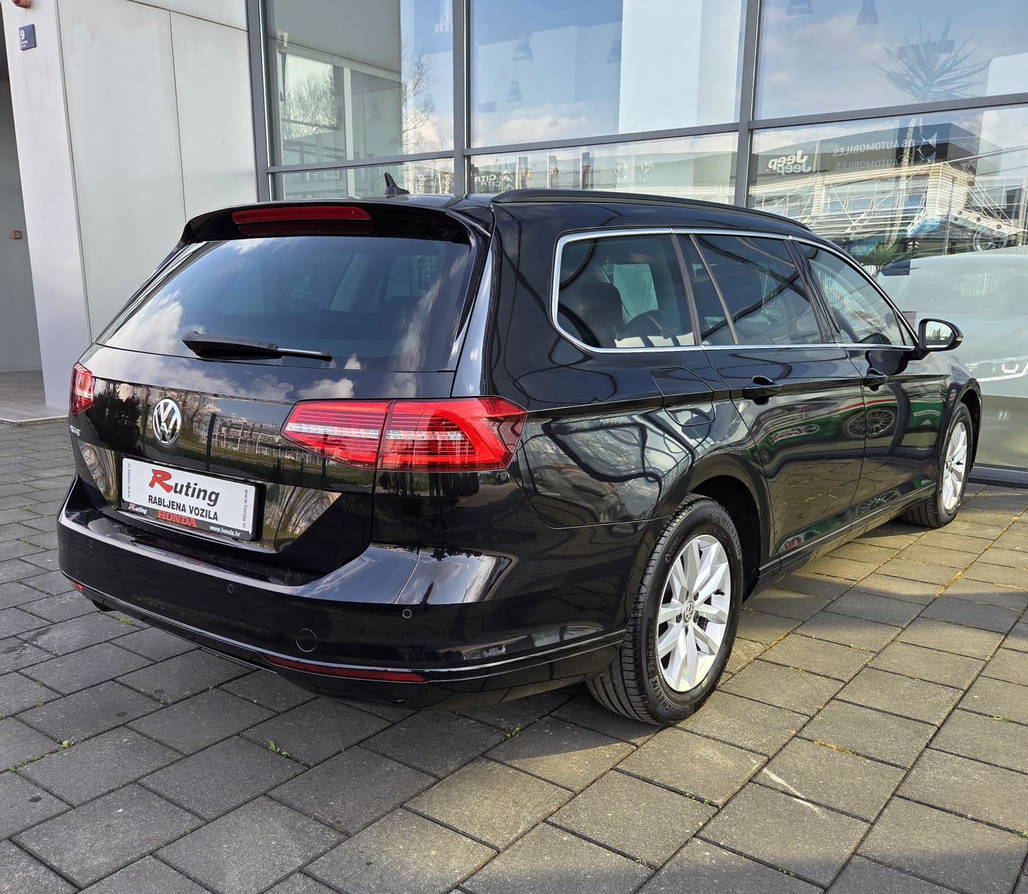 VW Passat Variant 2,0 TDI*COMFORTLINE*ALU NAVI KAMERA LED*GARANCIJA*, fotografija 4