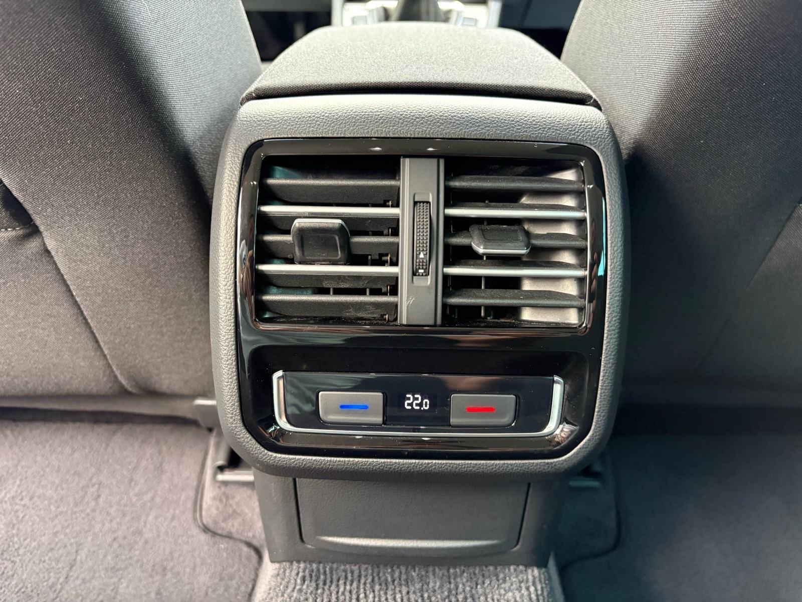 VW Passat Variant 2,0 TDI COMFORTLINE - TECH, fotografija 19