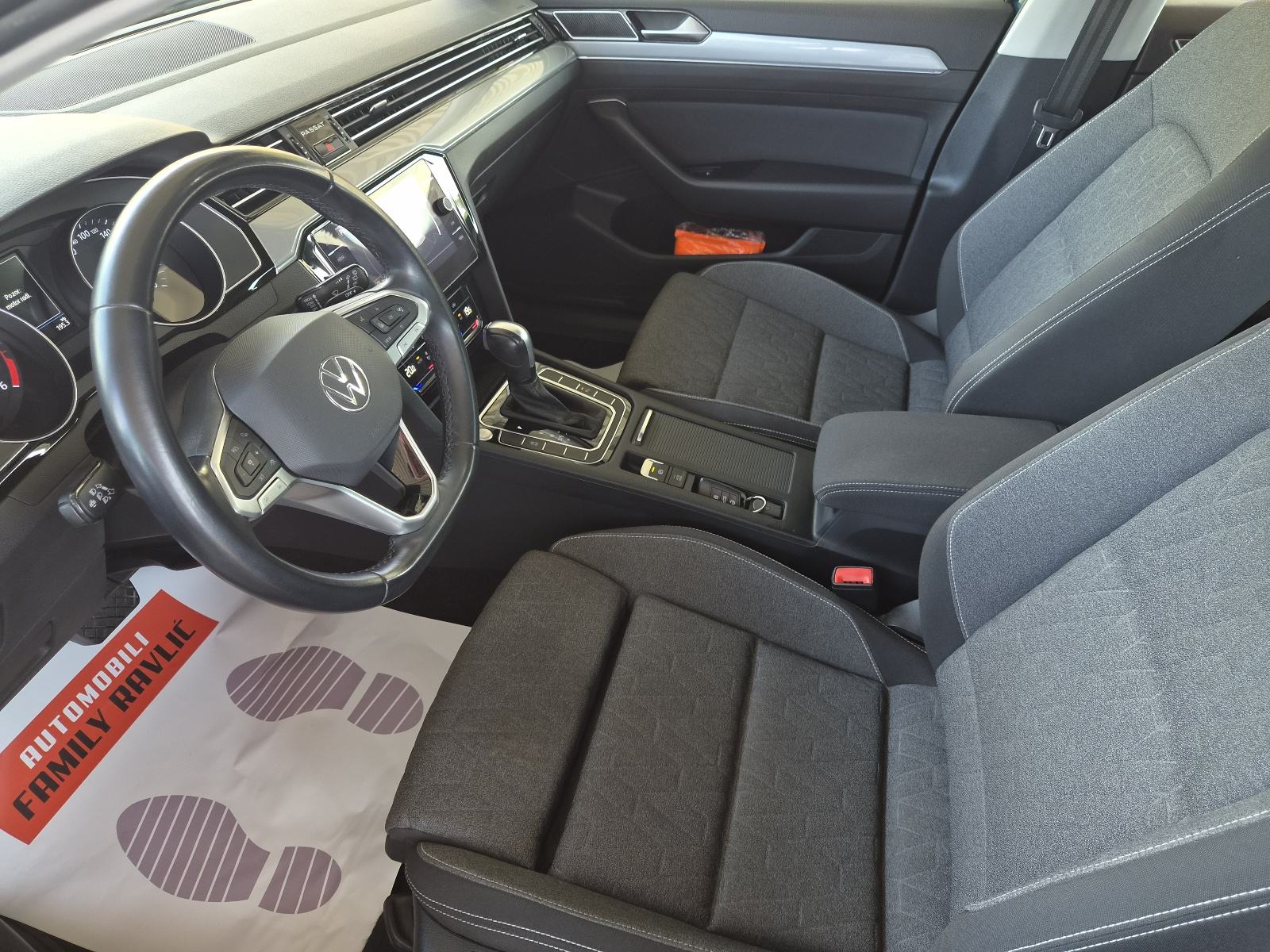 VW Passat Variant 2,0 TDI DSG Business*2023g*ACC Radar*F1*, fotografija 12