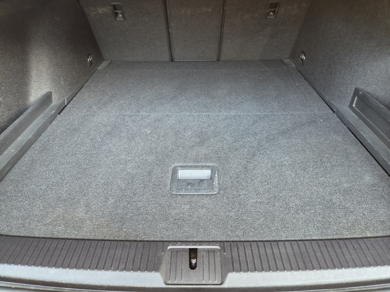 VW Passat Variant 2,0 TDI DSG Business*2023g*ACC Radar*F1*, fotografija 14