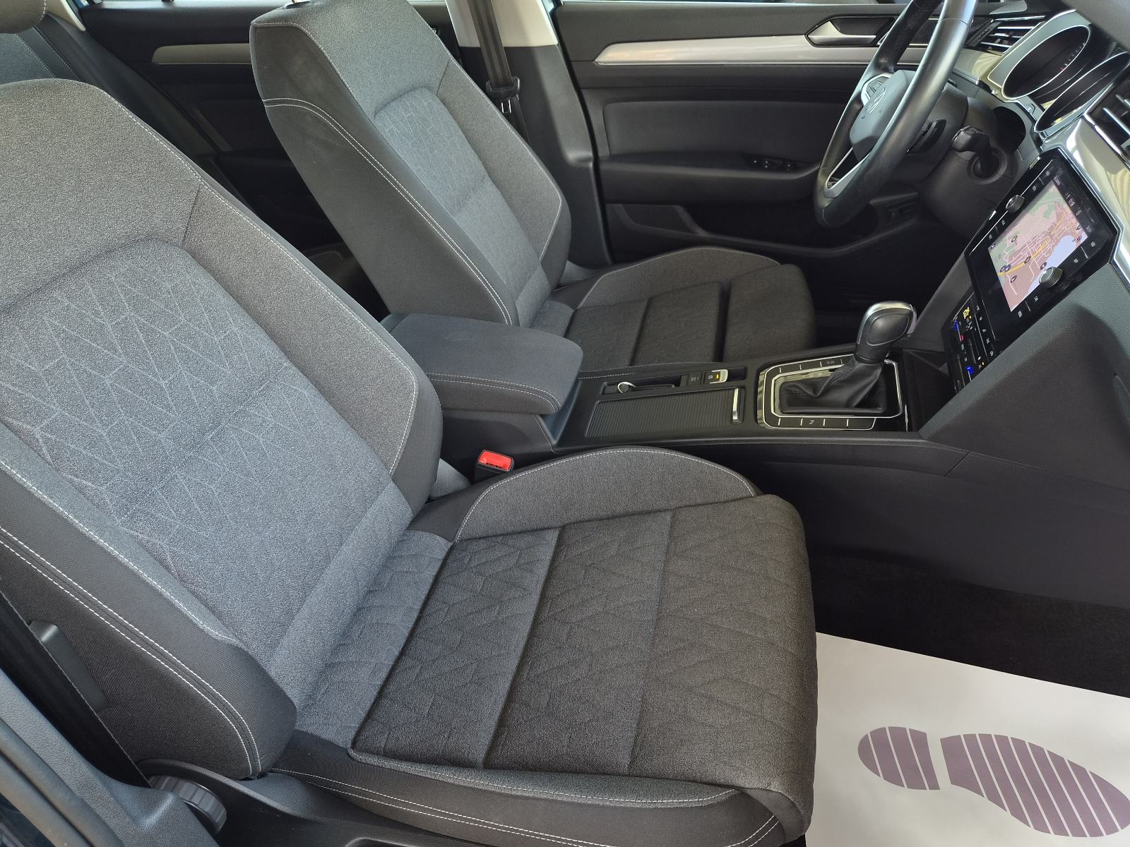 VW Passat Variant 2,0 TDI DSG Business*2023g*ACC Radar*F1*, fotografija 16