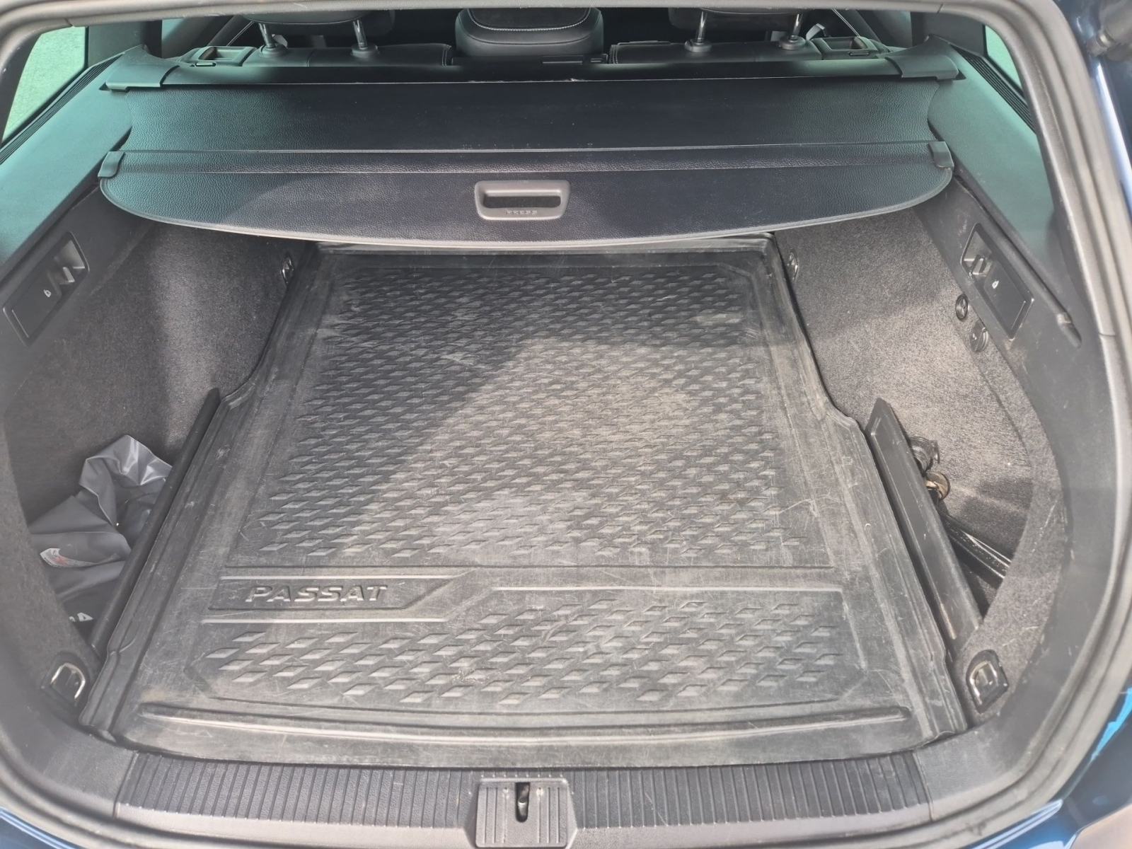 VW Passat Variant 2,0 TDI DSG R line Matrix|Pano|ACC|KAM|NAV| JAMSTVO, fotografija 17