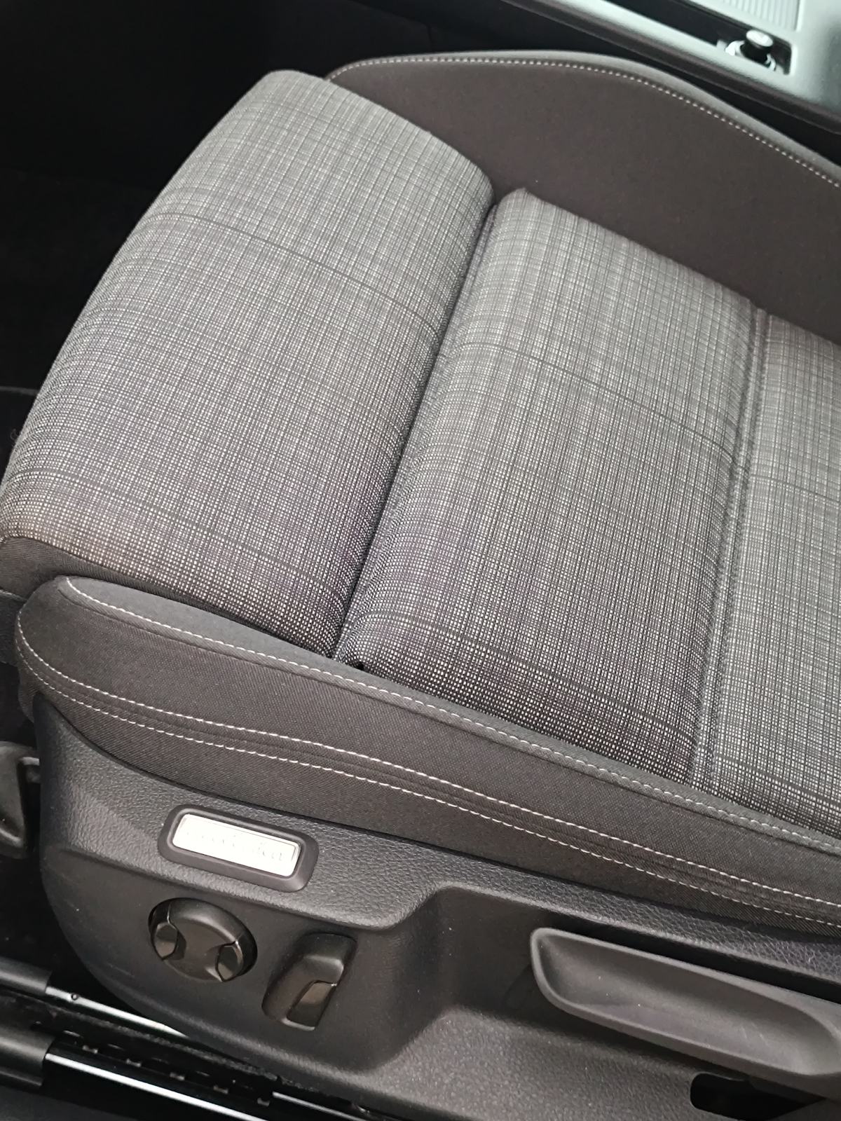 VW Passat Variant 2,0 TDI DSG 2021, fotografija 10