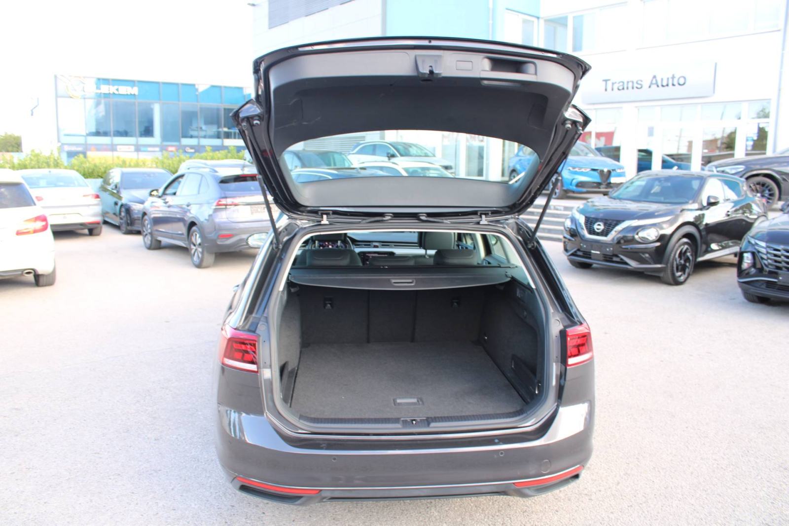 VW Passat Variant 2.0 TDi DSG *VIRTUAL, LED, NAVIGACIJA*, fotografija 9