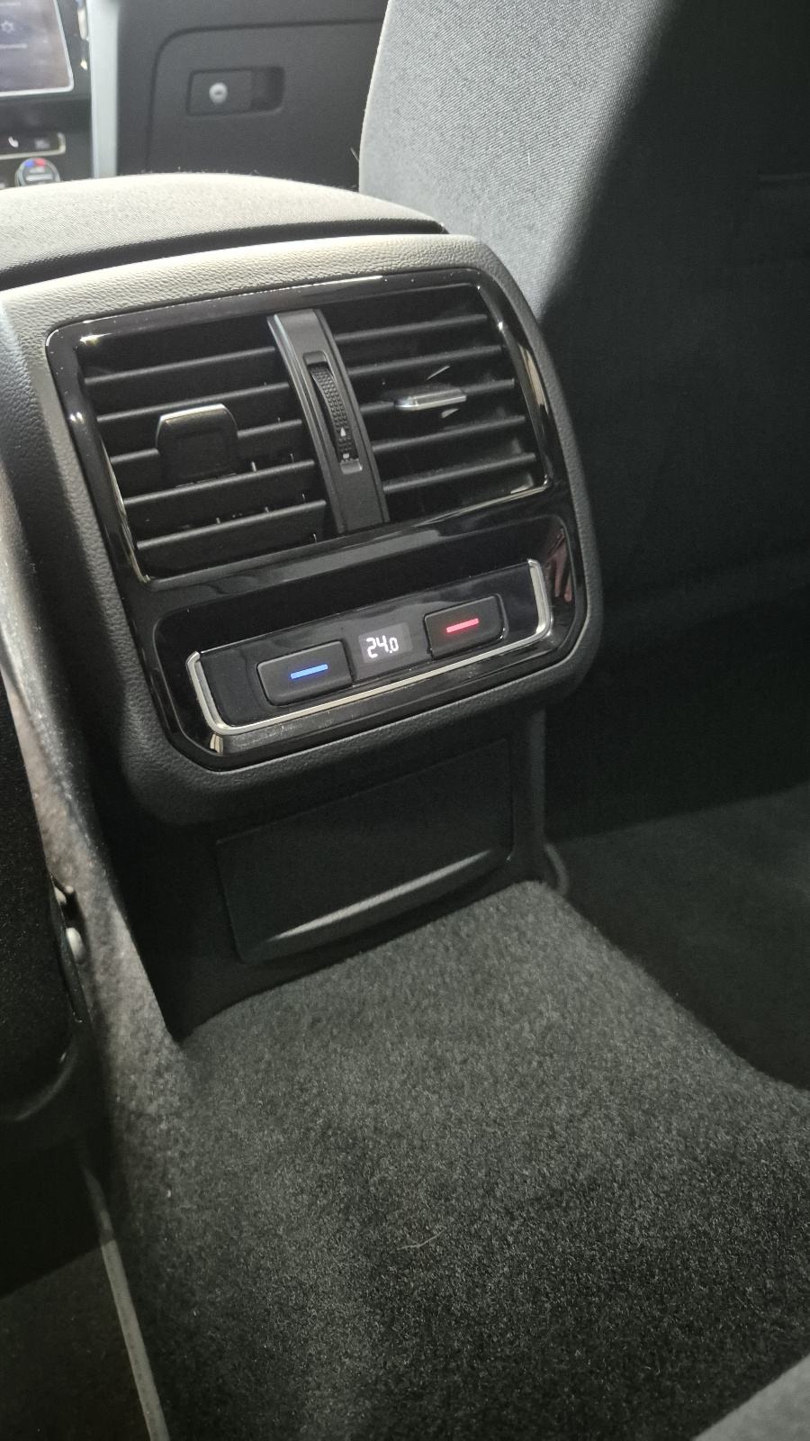 VW Passat Variant 2.0 TDI, DSG, Virtual, fotografija 14