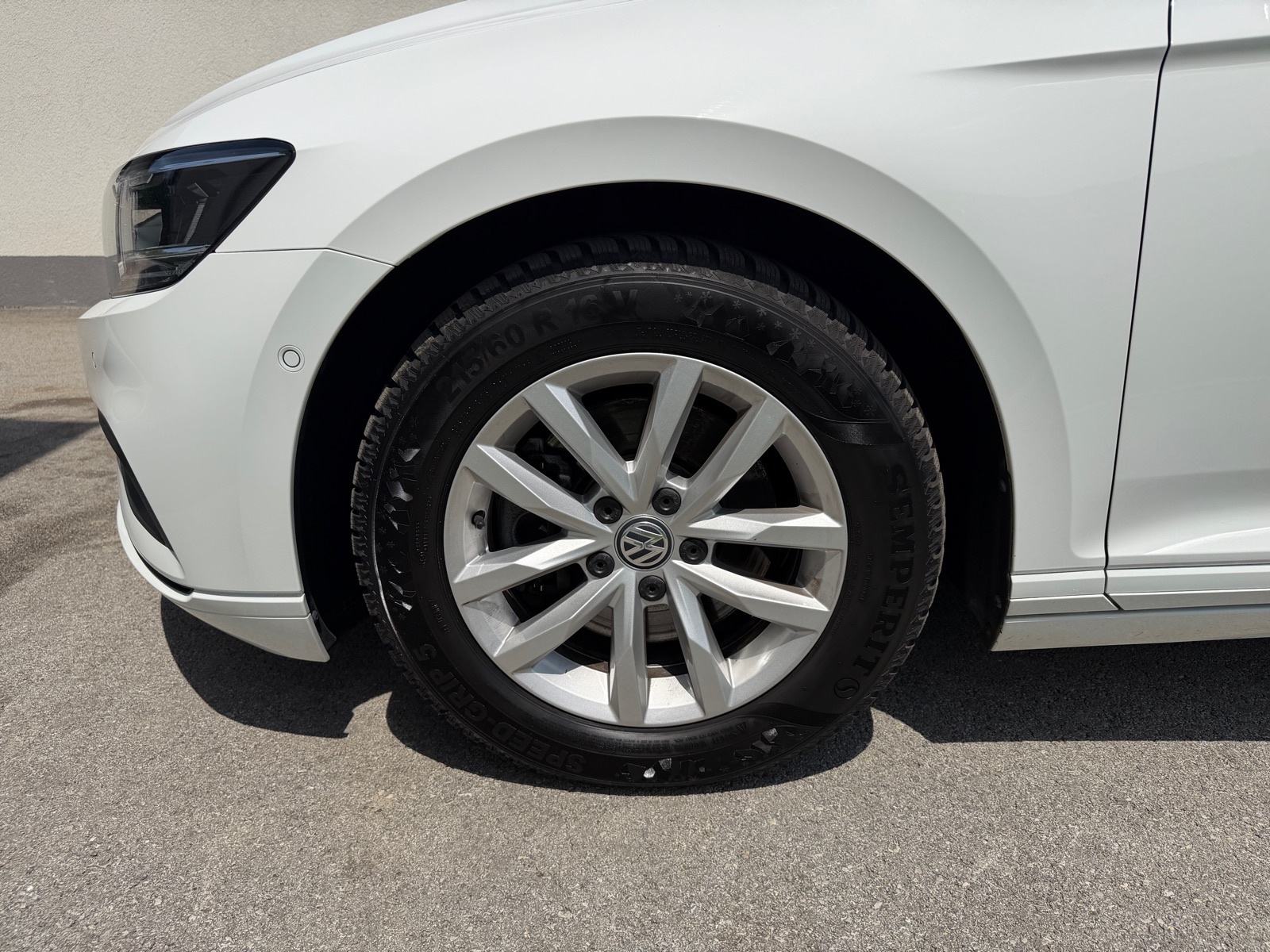 VW Passat Variant 2,0 TDI DSG, 360, VIRTUAL , velika navigacija, fotografija 10