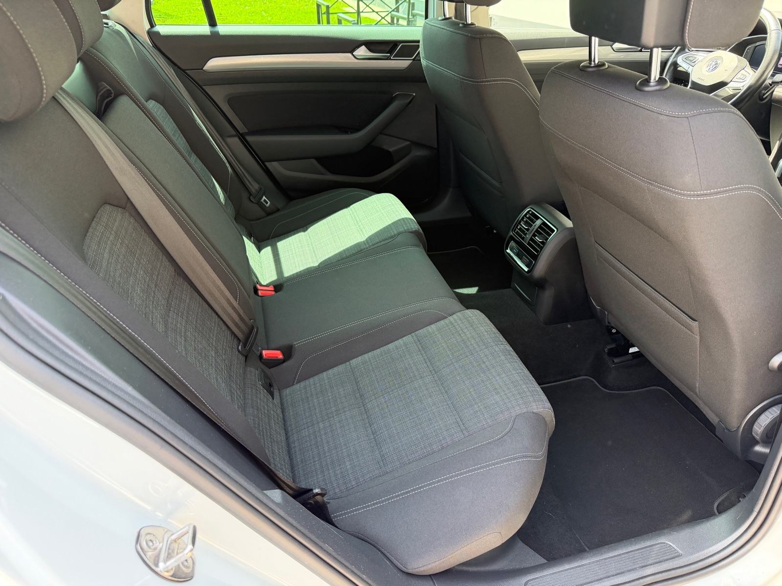 VW Passat Variant 2,0 TDI DSG, 360, VIRTUAL , velika navigacija, fotografija 13