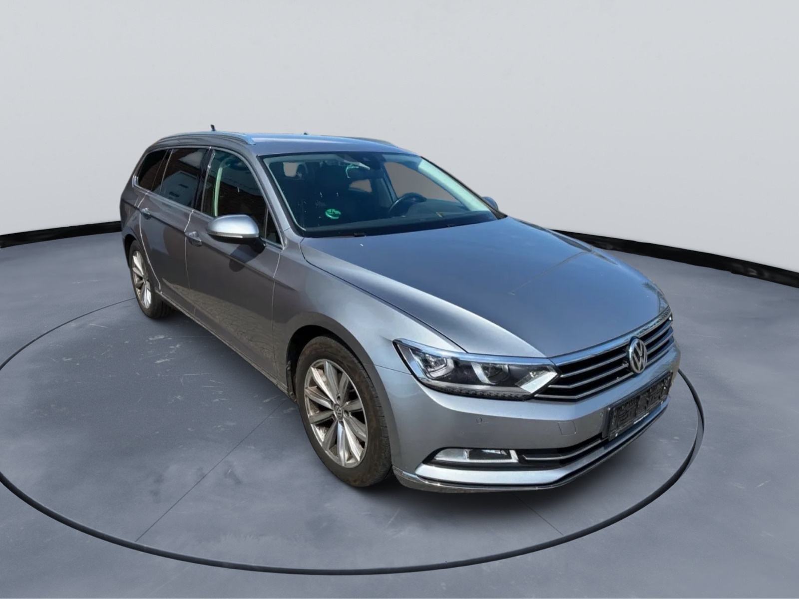 VW Passat Variant 2,0 TDI - HIGHLINE - DSG - VIRTUAL - LEASING, fotografija 2
