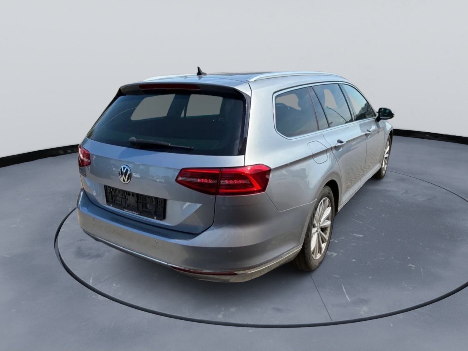 VW Passat Variant 2,0 TDI - HIGHLINE - DSG - VIRTUAL - LEASING, fotografija 3