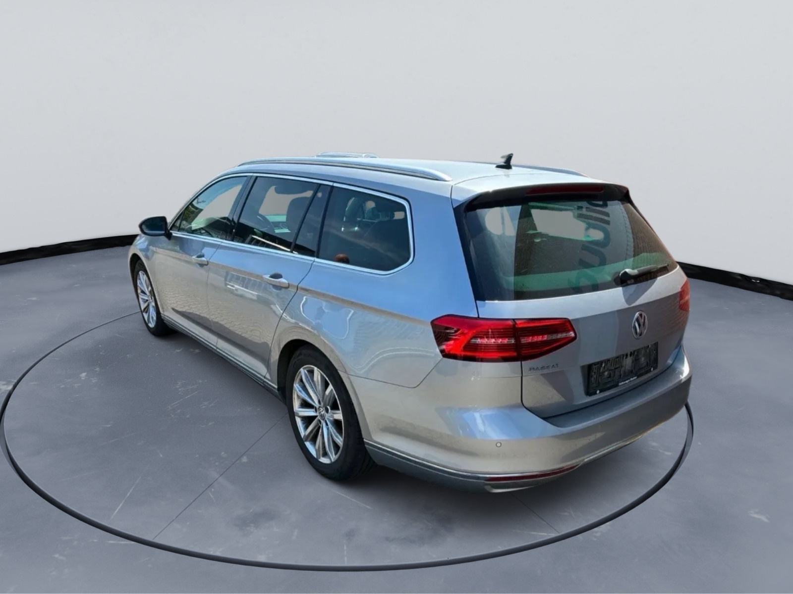 VW Passat Variant 2,0 TDI - HIGHLINE - DSG - VIRTUAL - LEASING, fotografija 4
