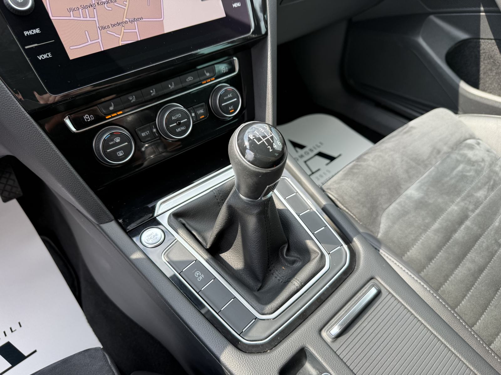 VW Passat Variant 2,0 TDI HIGHLINE,NAVI,PDC,LED,ALU 17",VELIKI SERVIS!, fotografija 14