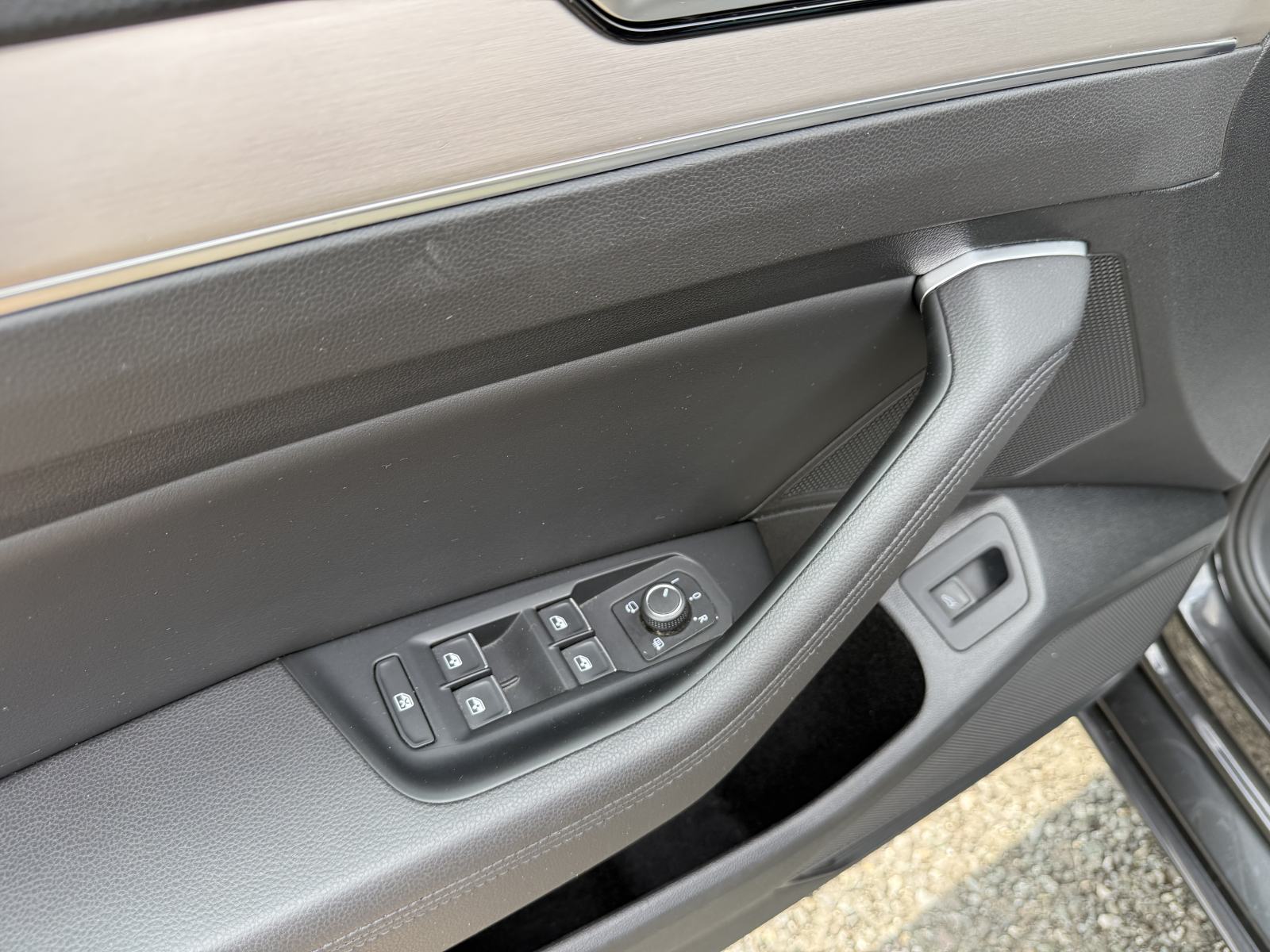 VW Passat Variant 2,0 TDI HIGHLINE,NAVI,PDC,LED,ALU 17",VELIKI SERVIS!, fotografija 9